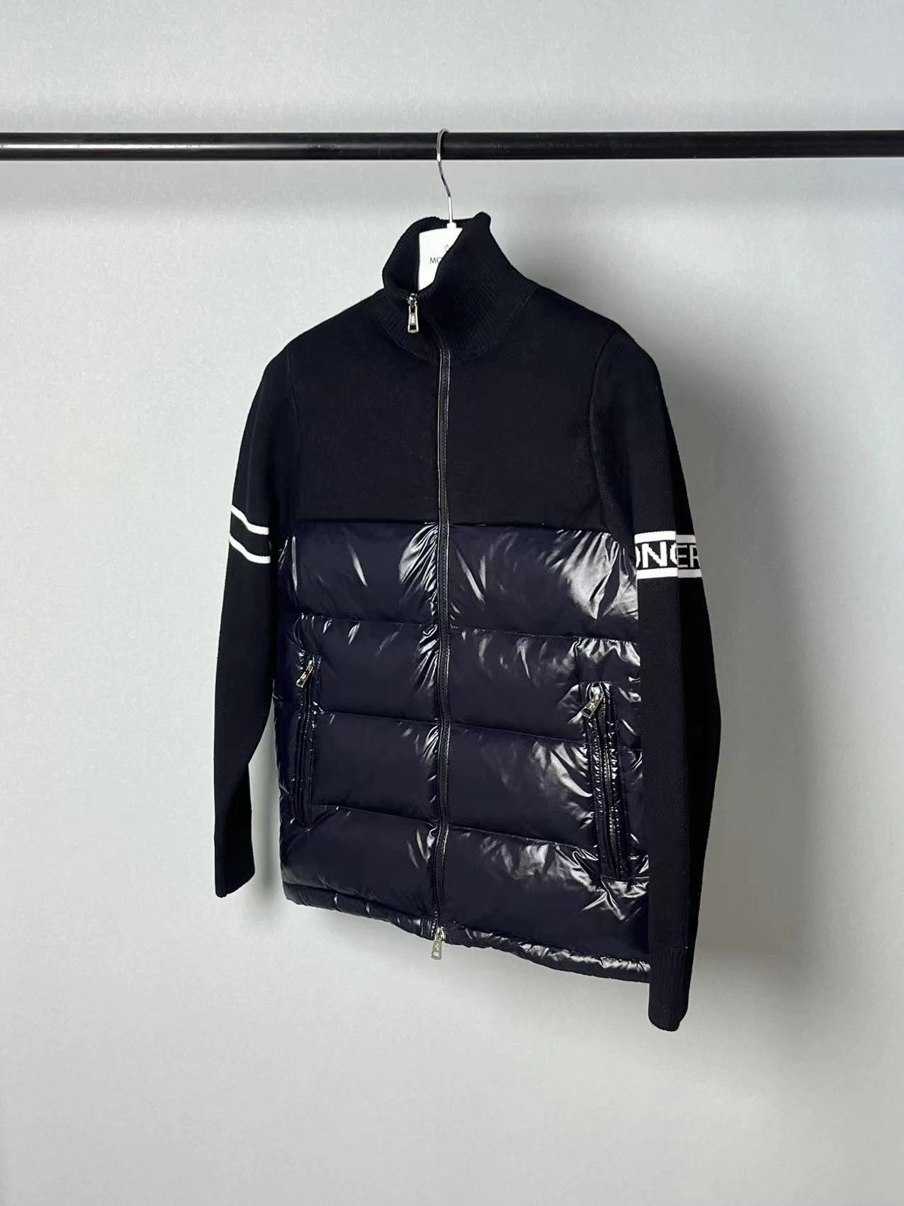 Vibrant Moncler Down Jackets 145651