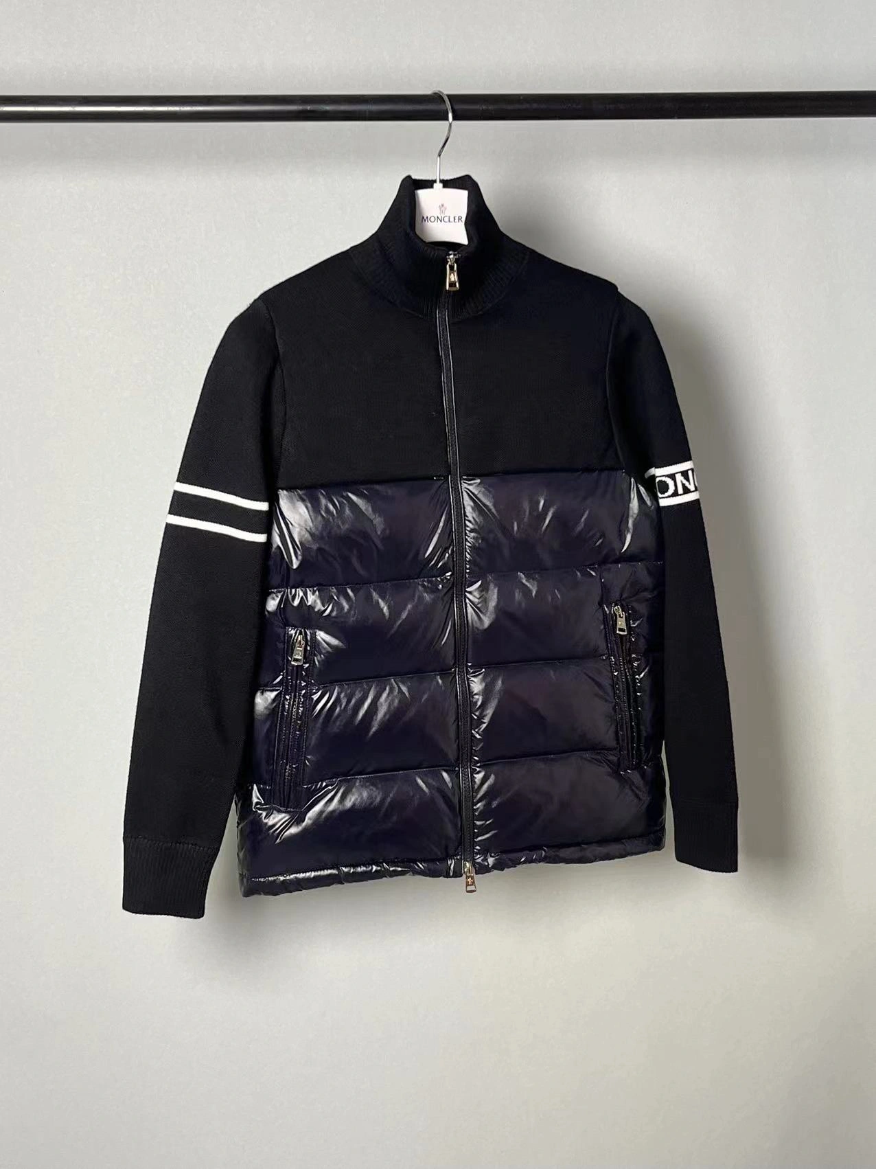Vibrant Moncler Down Jackets 145651