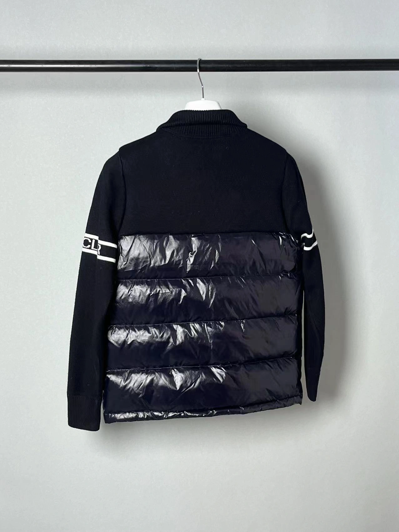 Vibrant Moncler Down Jackets 145651