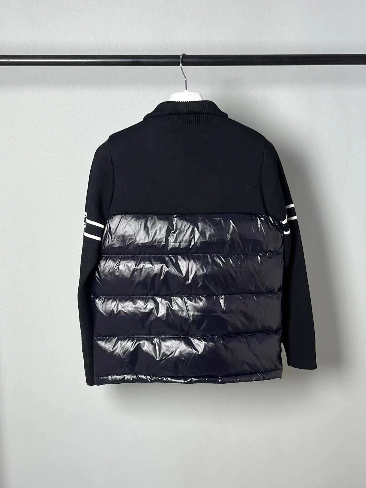 Vibrant Moncler Down Jackets 145651