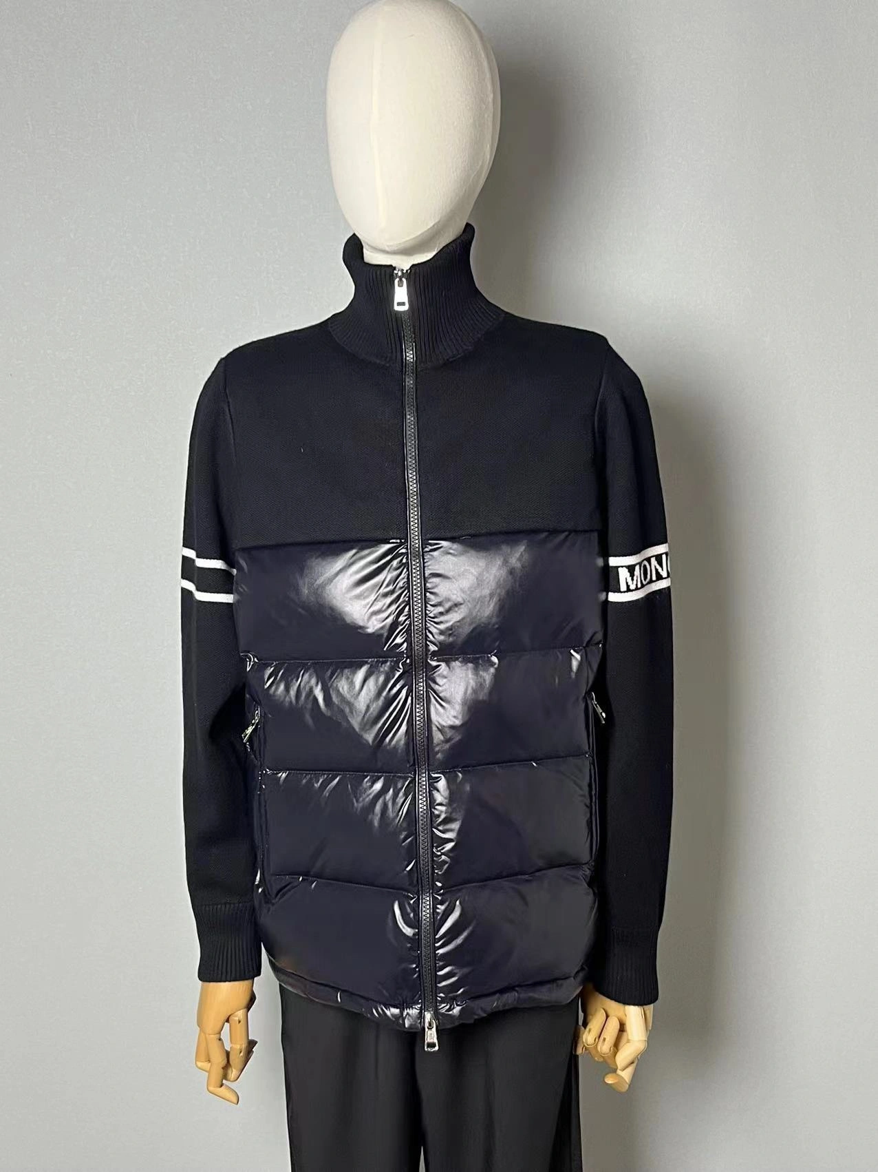 Vibrant Moncler Down Jackets 145651