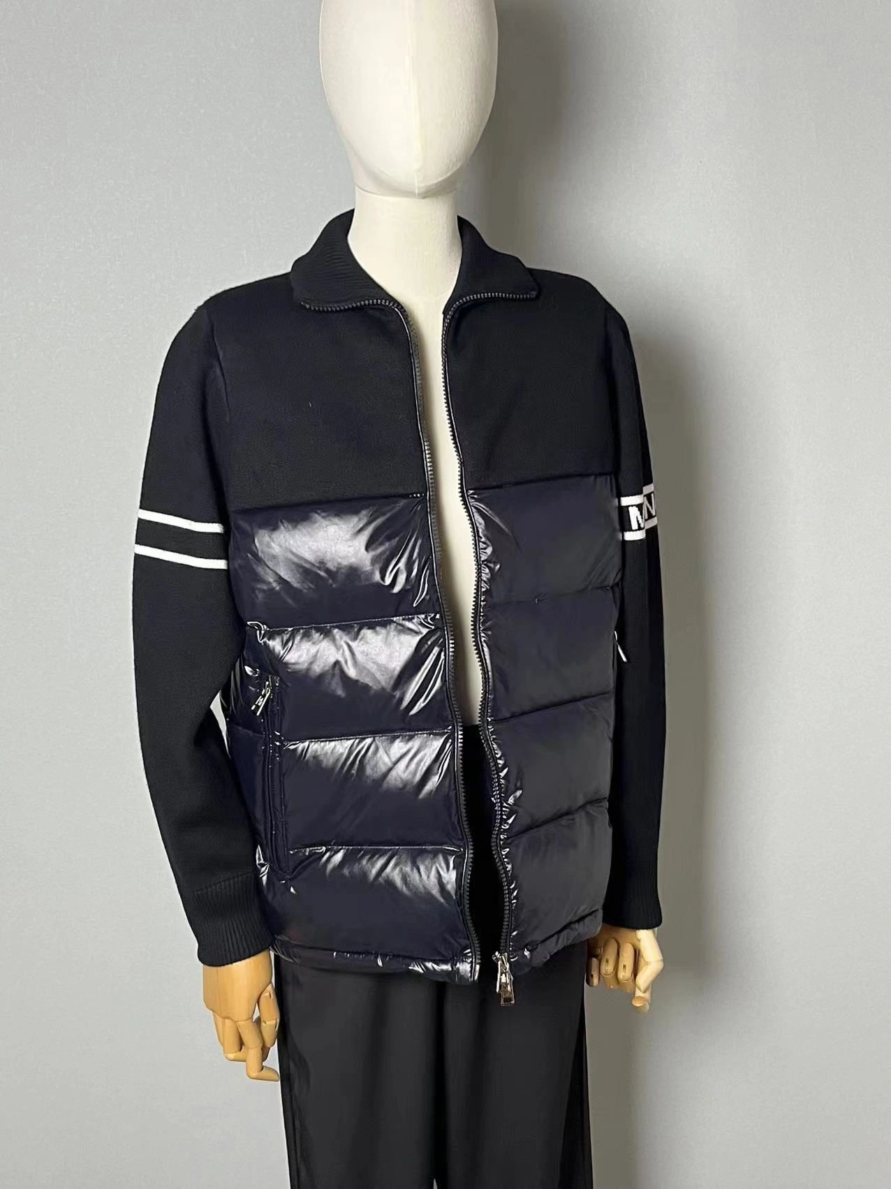 Vibrant Moncler Down Jackets 145651