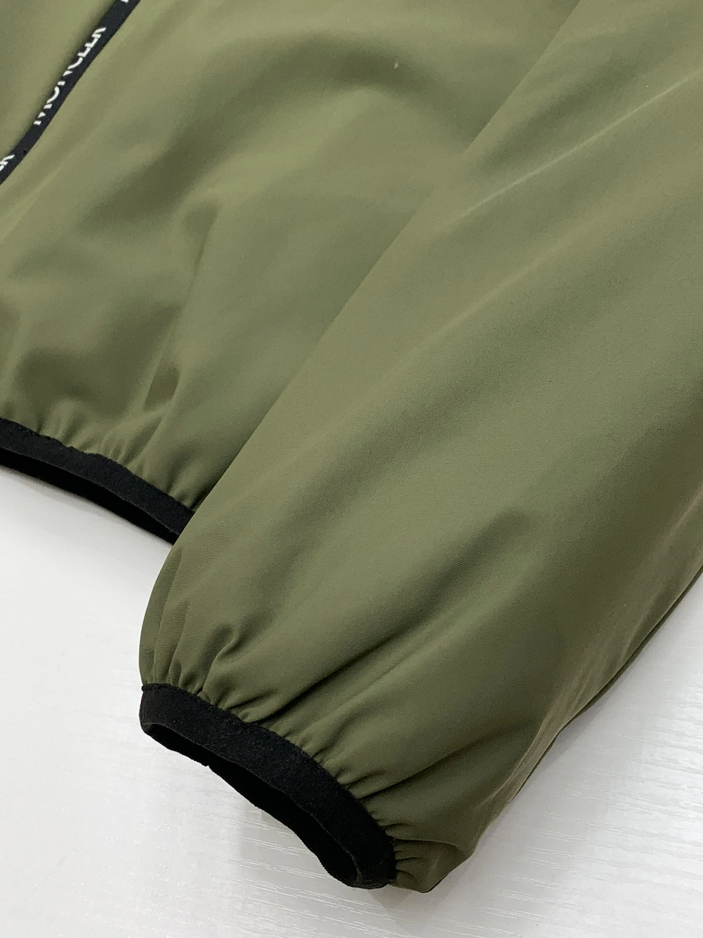 Classic Moncler Down Jackets 145677