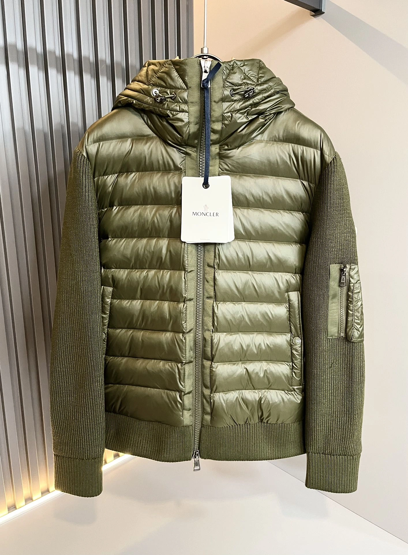 Moncler Down Jackets Attractive 145675