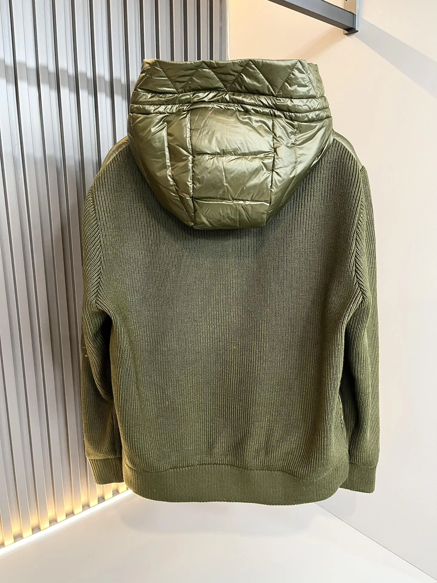 Moncler Down Jackets Attractive 145675