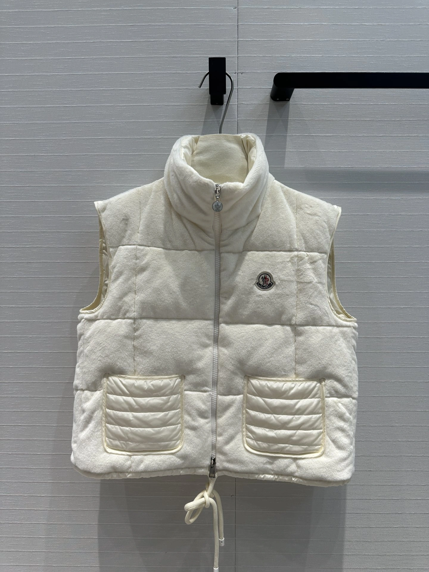 Moncler Down Jackets Soft 145655
