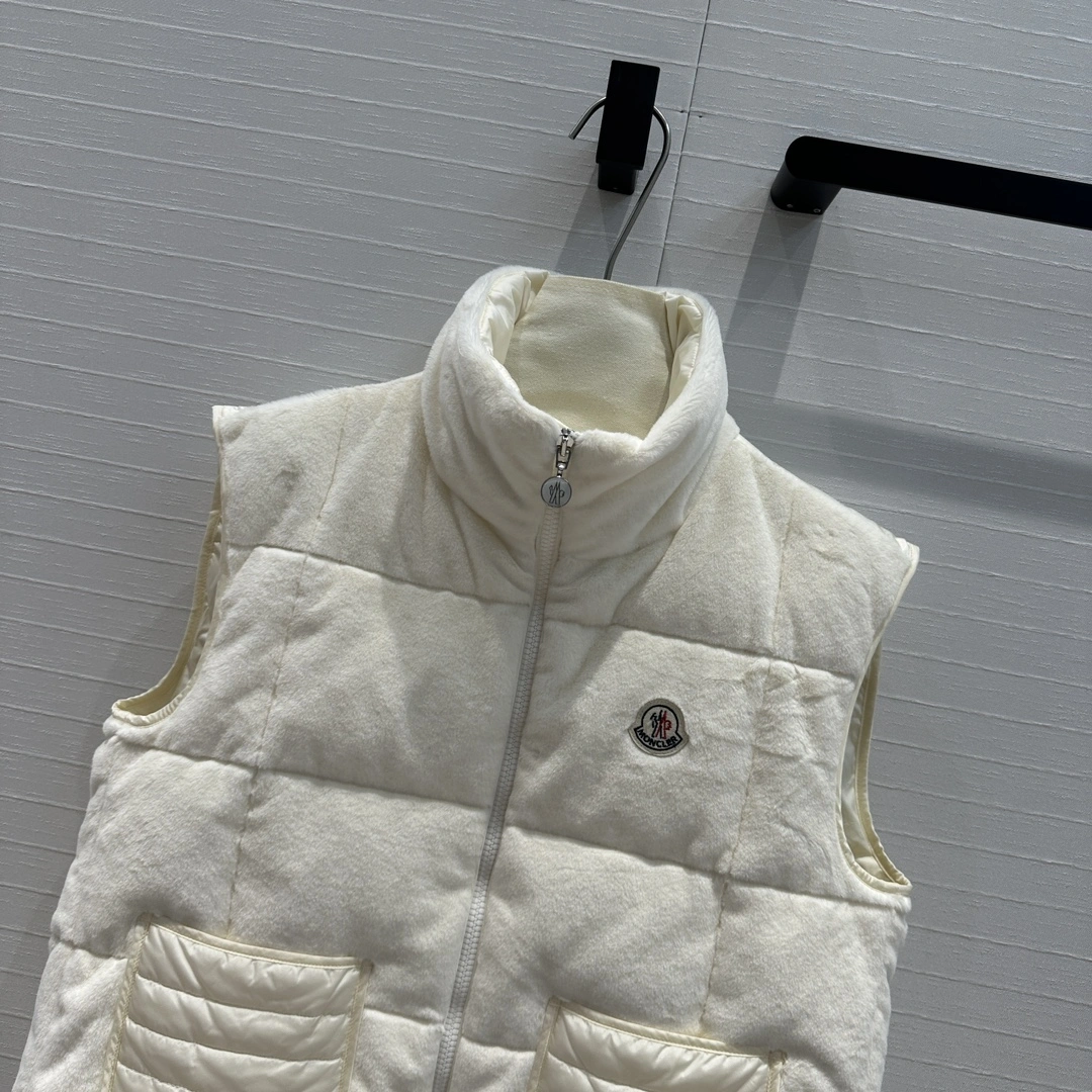 Moncler Down Jackets Soft 145655
