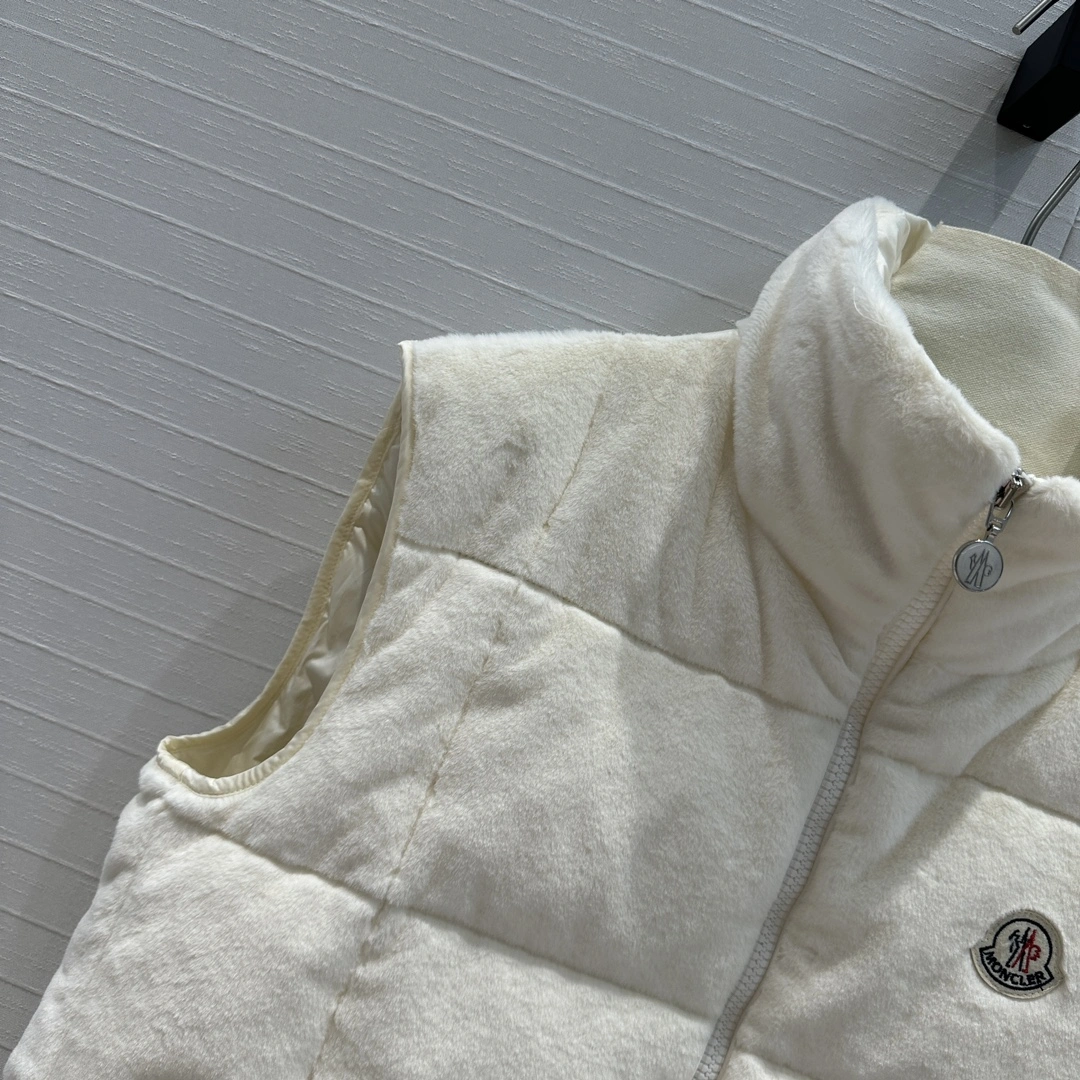 Moncler Down Jackets Soft 145655