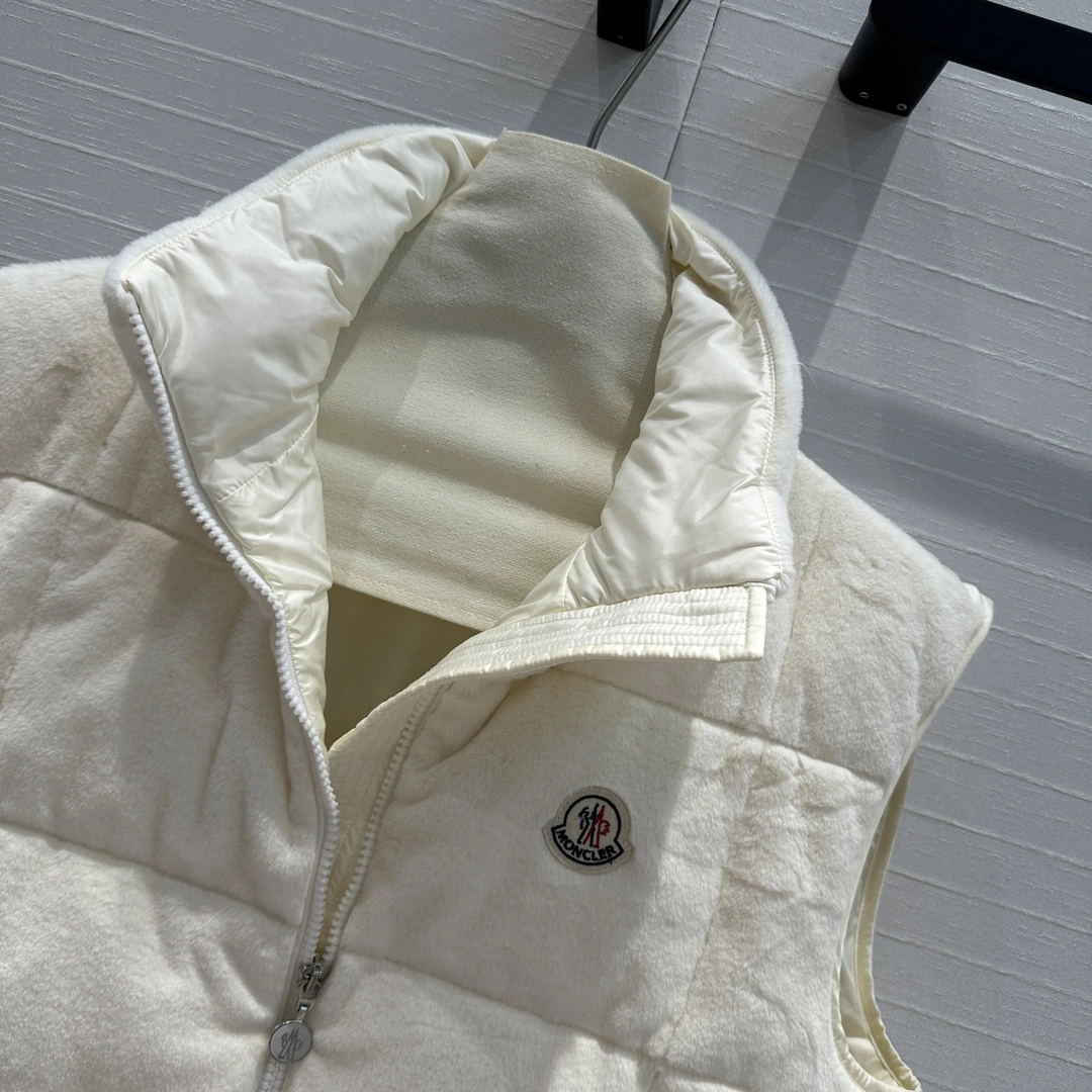 Moncler Down Jackets Soft 145655