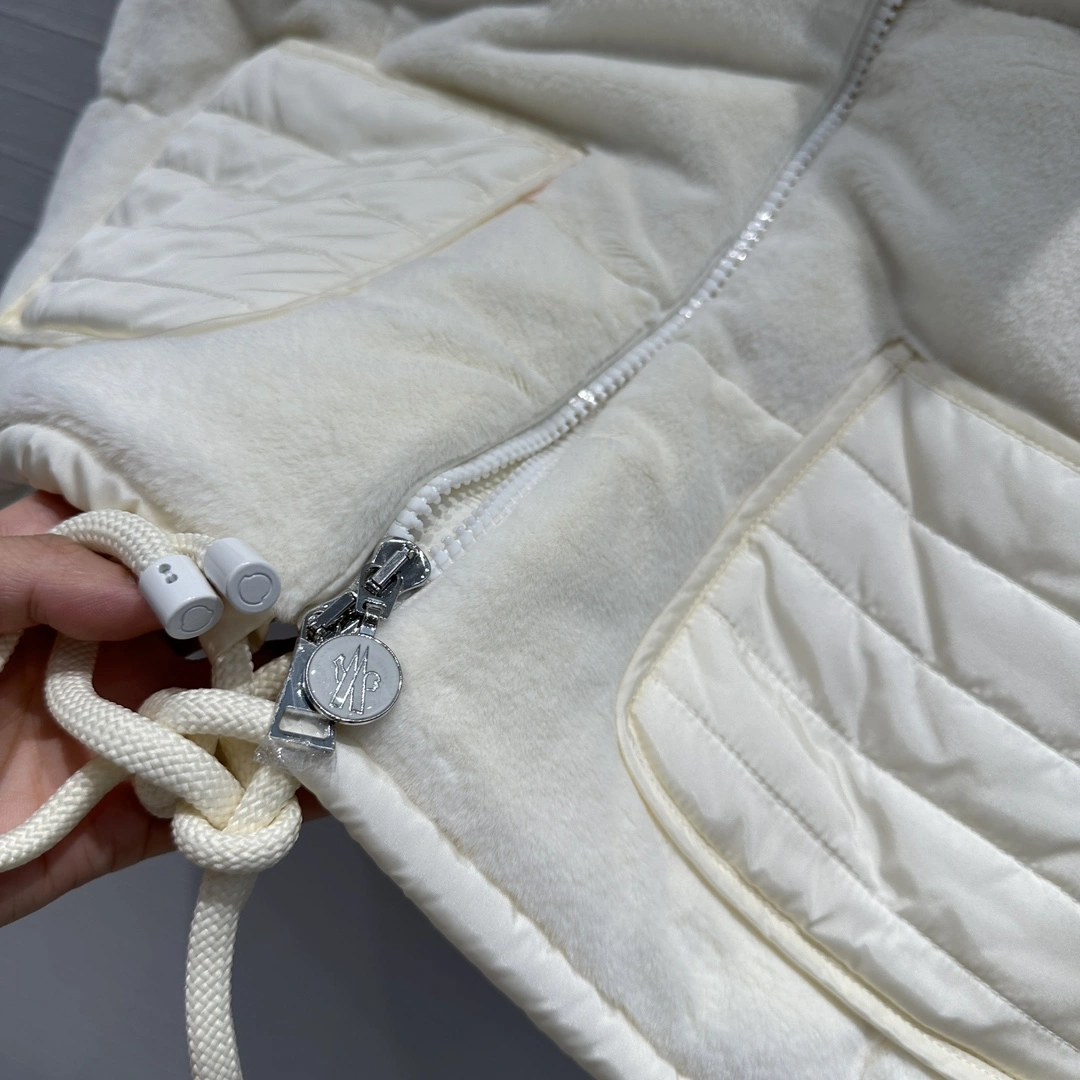 Moncler Down Jackets Soft 145655