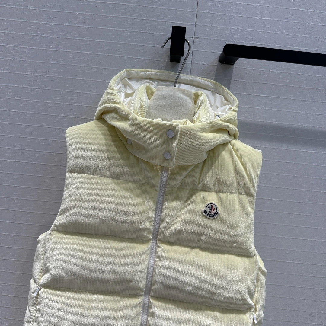 Moncler Down Jackets Flexible 145647