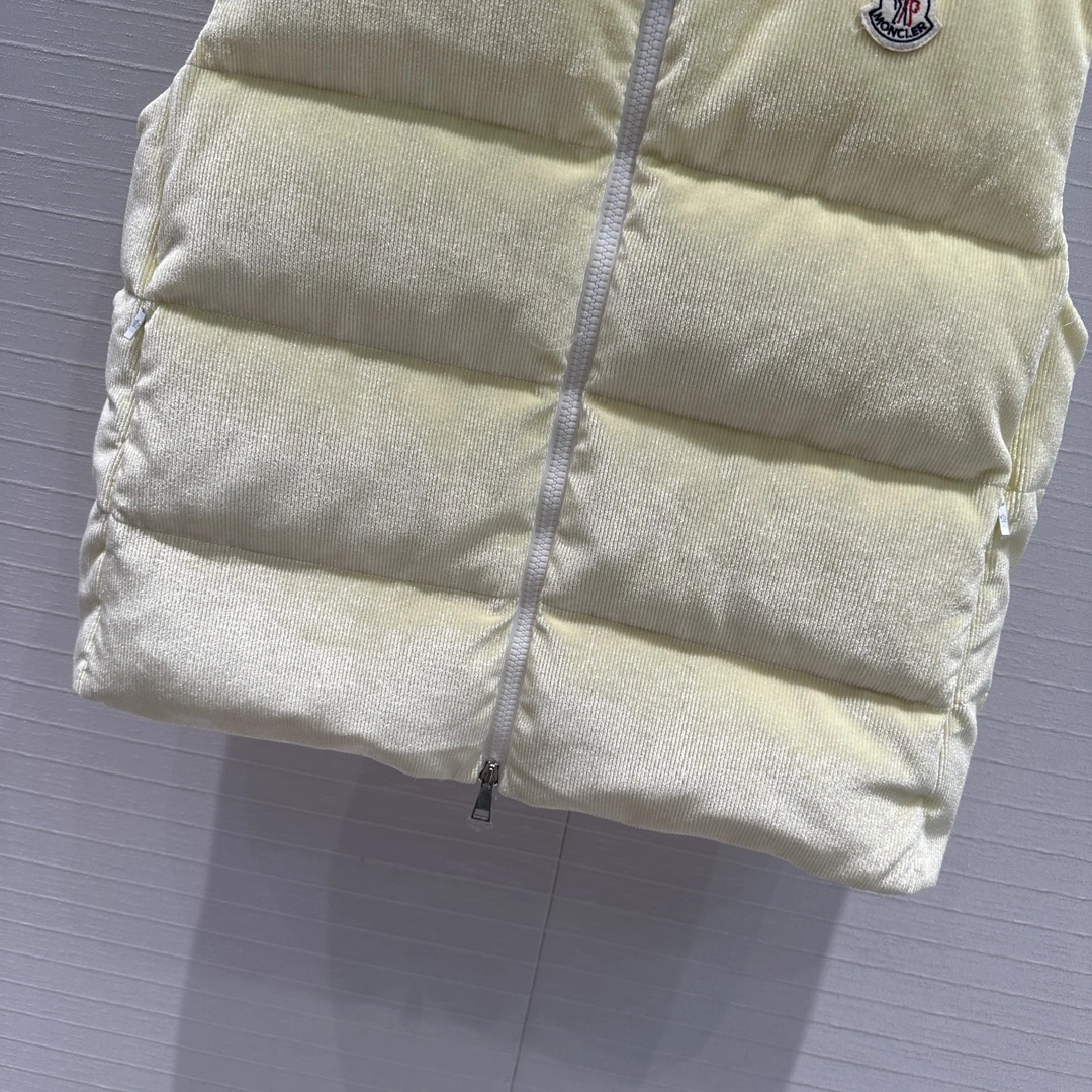 Moncler Down Jackets Flexible 145647