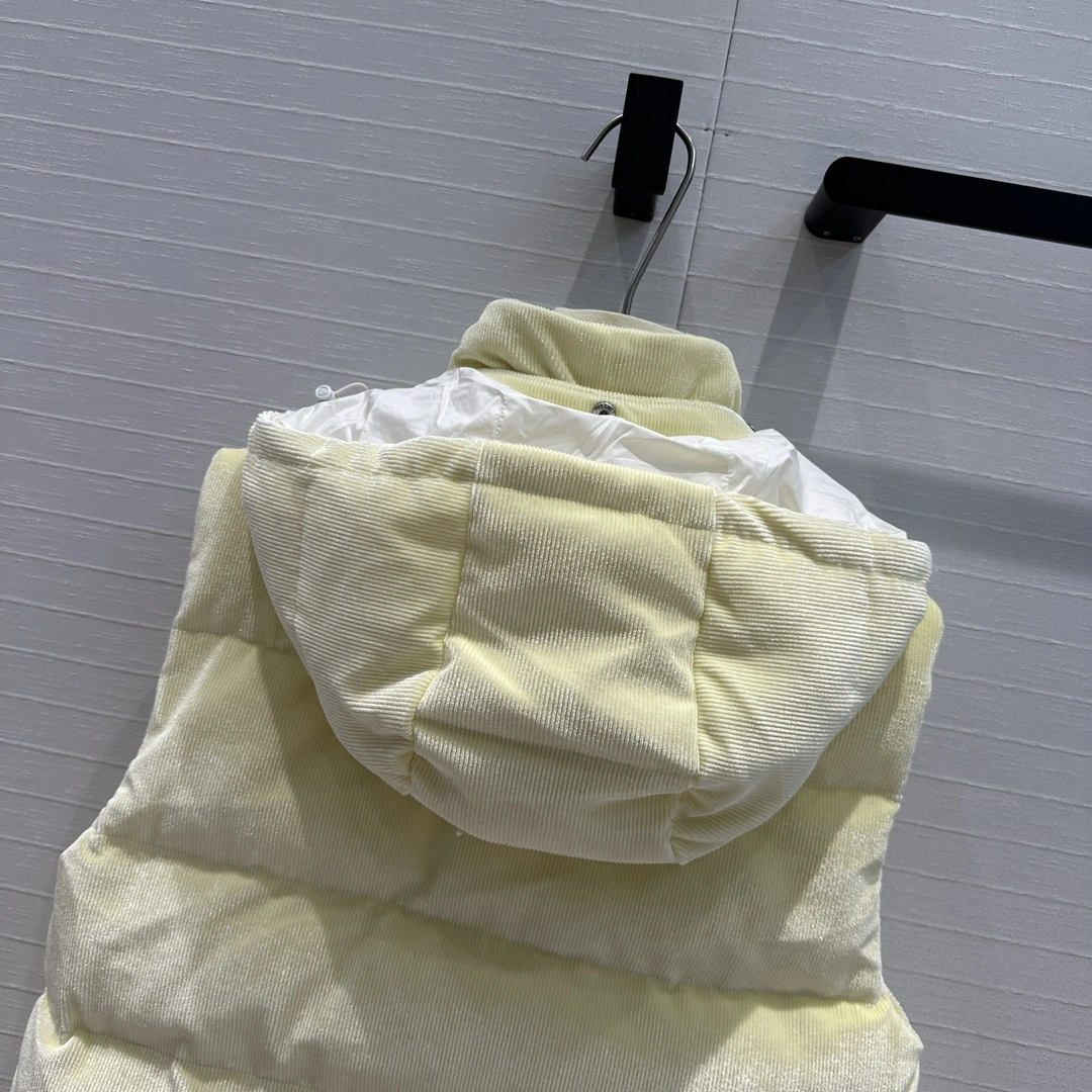 Moncler Down Jackets Flexible 145647