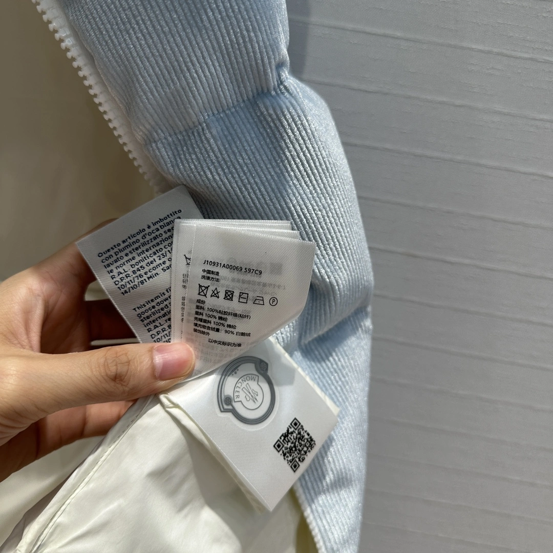 Lightweight Moncler Down Jackets 145644