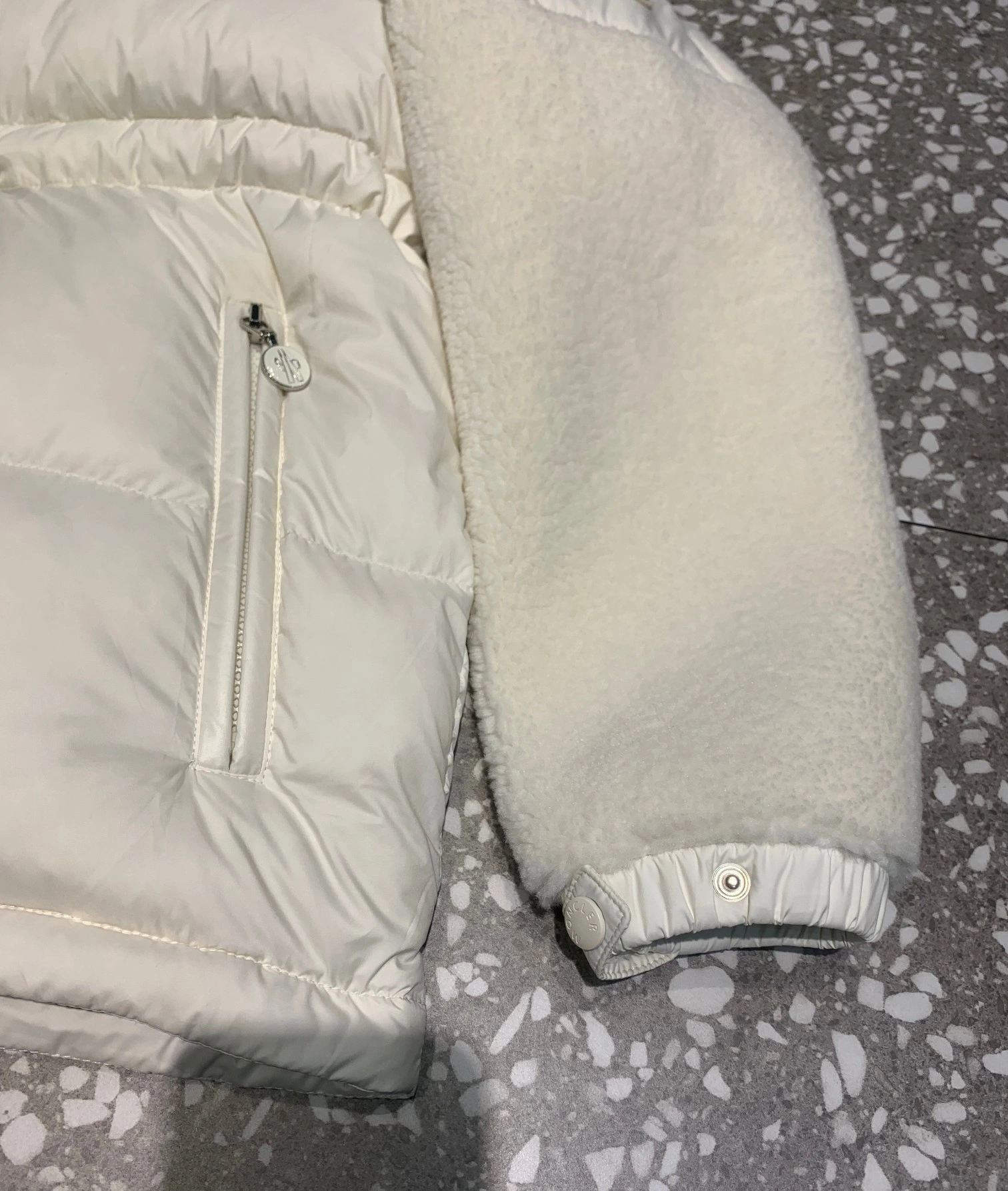Moncler Down Jackets Comfortable 145645