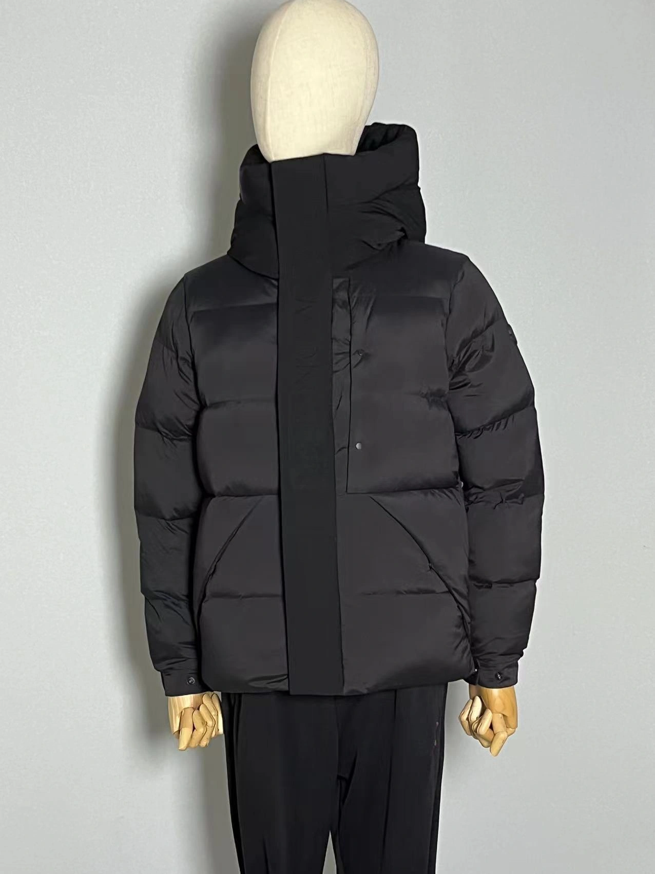 Lightweight Moncler Down Jackets 145643