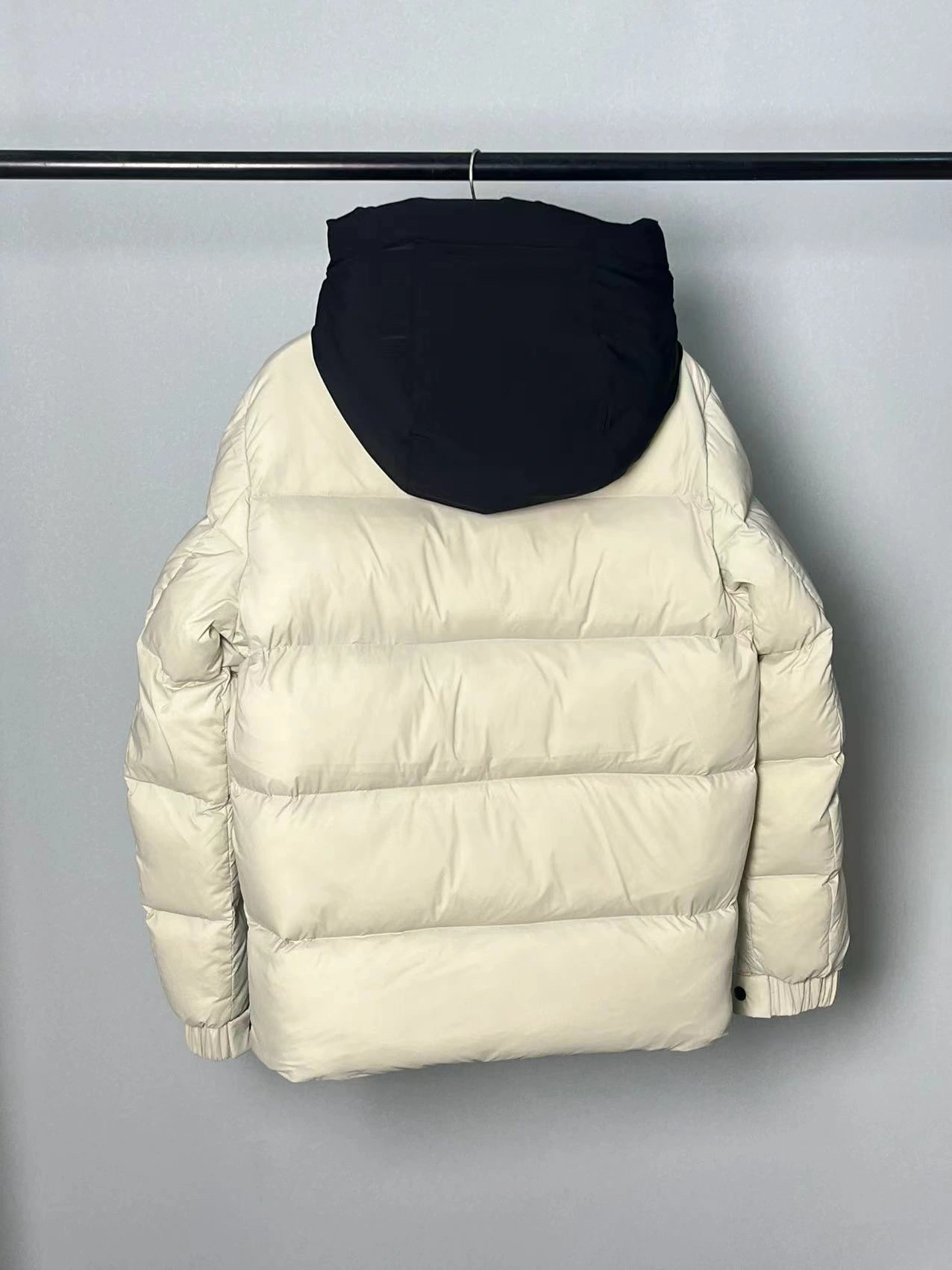Moncler Down Jackets Supportive 145642