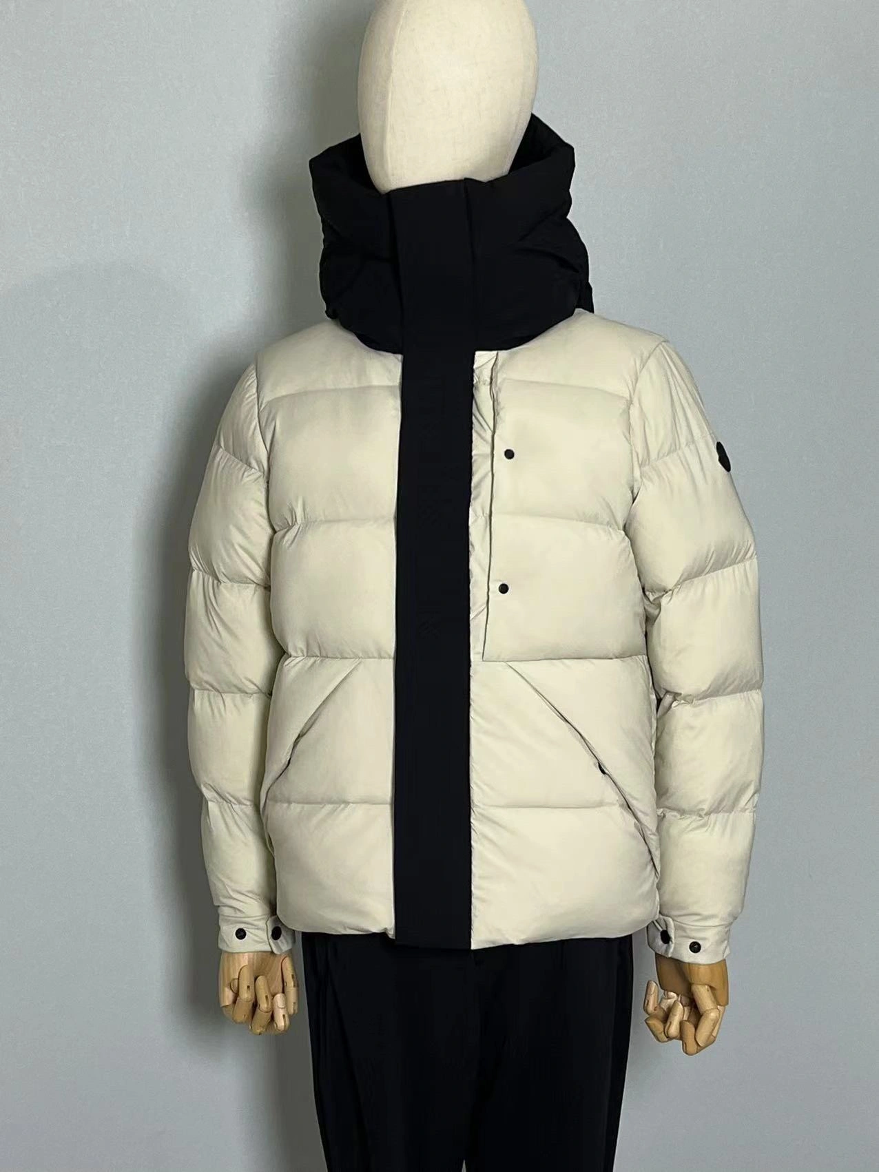 Moncler Down Jackets Supportive 145642
