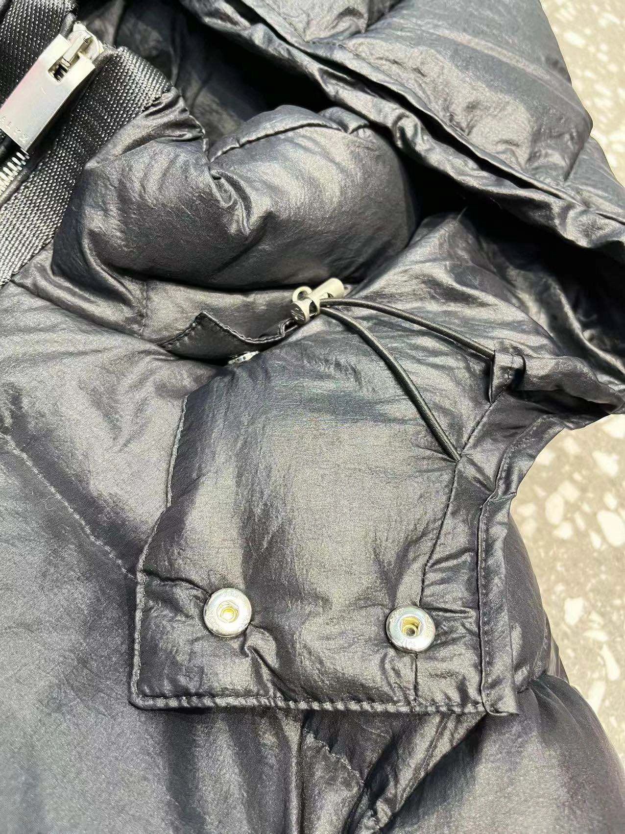 Moncler Down Jackets SoftTouch 145641