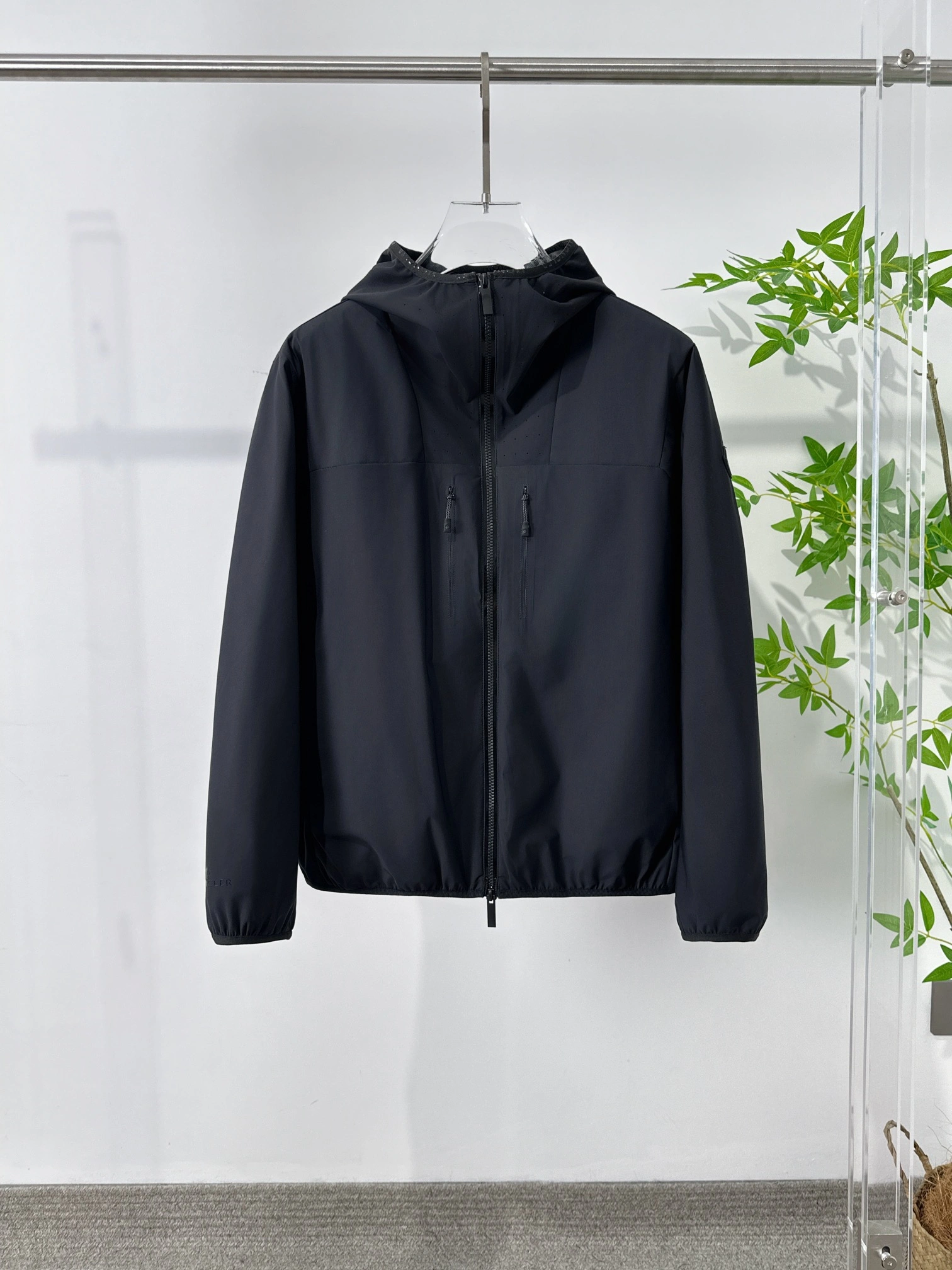 Durable Moncler Down Jackets 145638