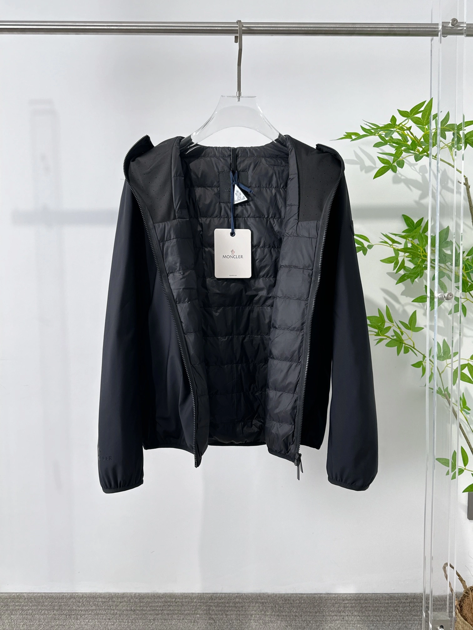 Durable Moncler Down Jackets 145638
