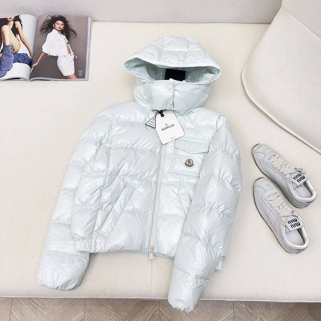 Moncler Down Jackets Chic 145631