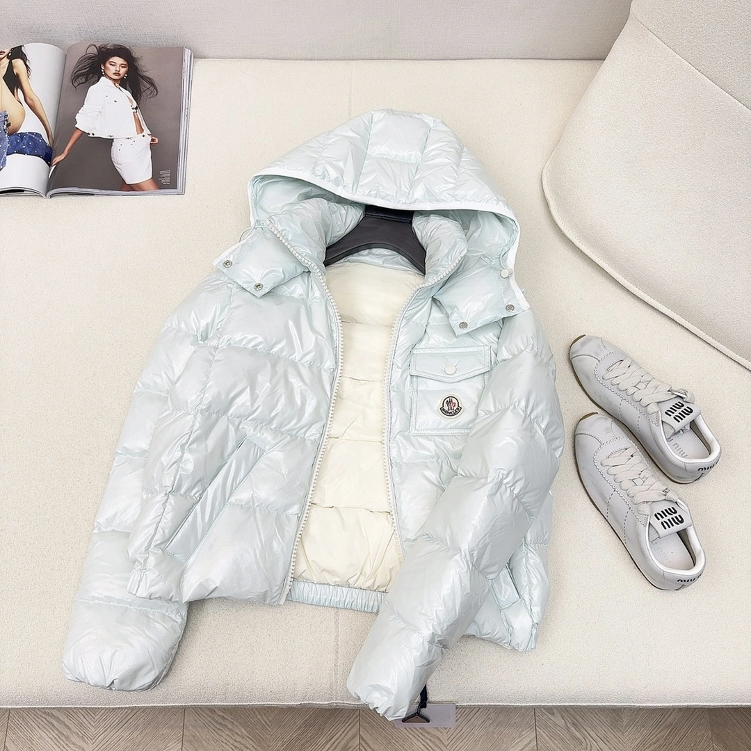 Moncler Down Jackets Chic 145631