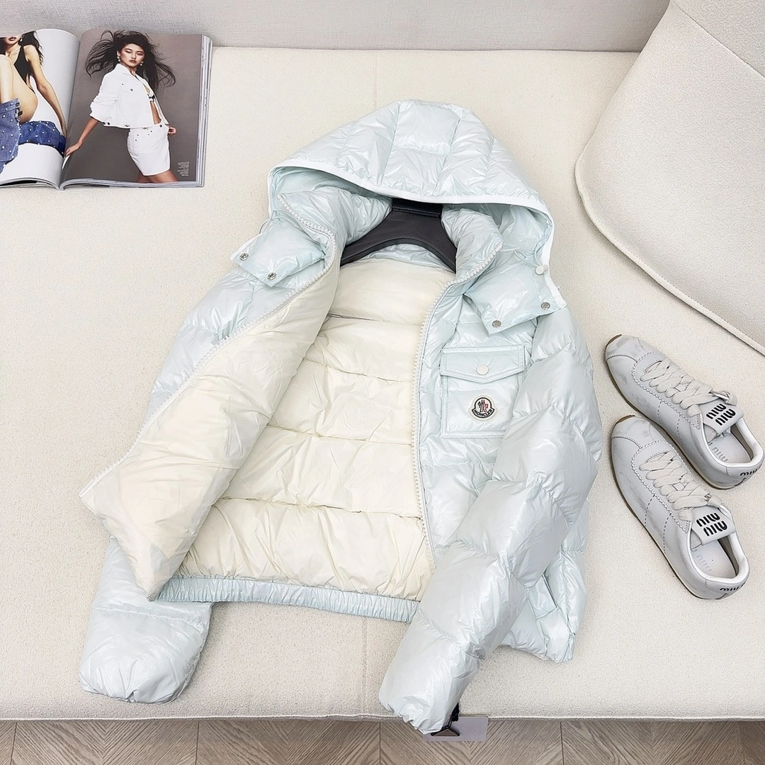 Moncler Down Jackets Chic 145631