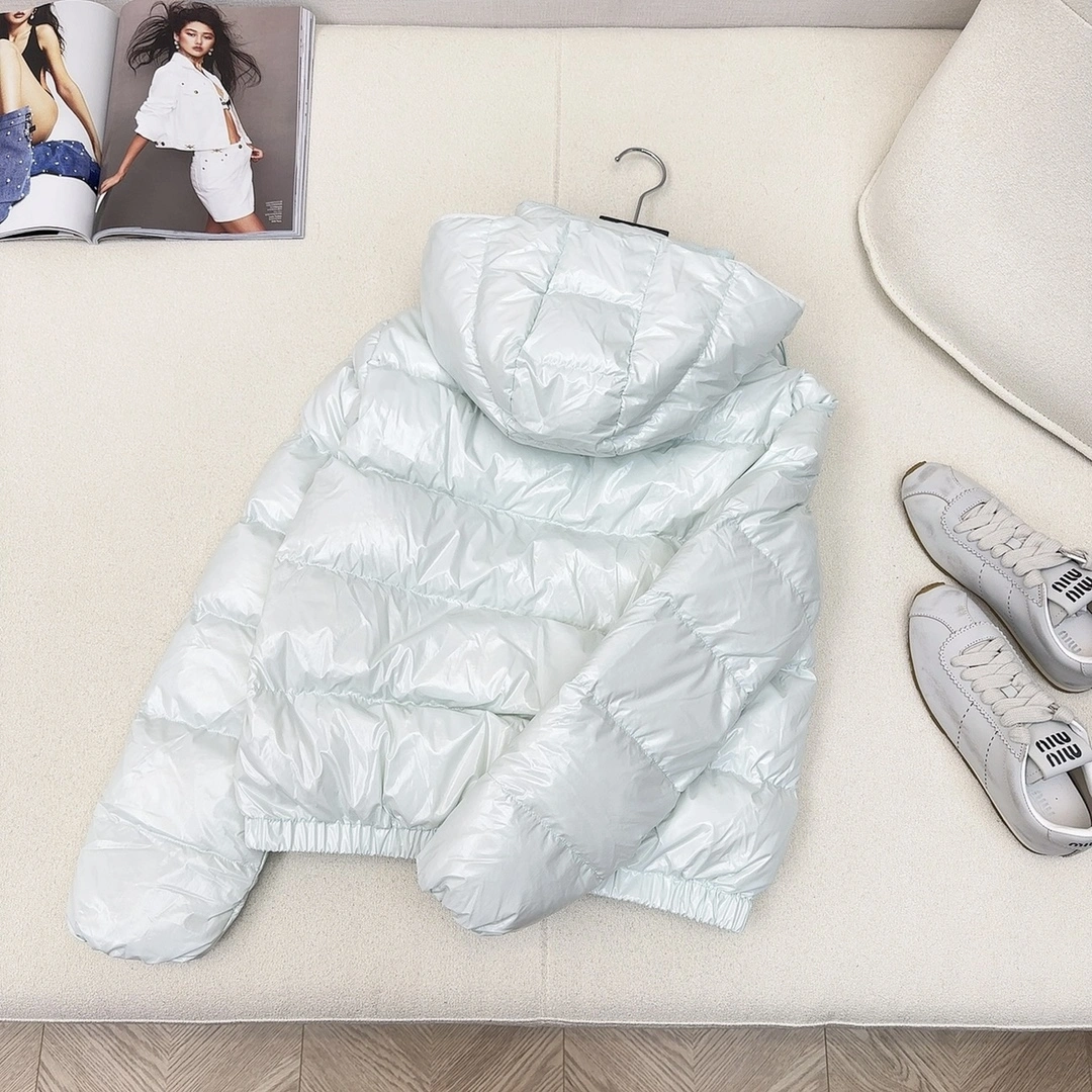 Moncler Down Jackets Chic 145631