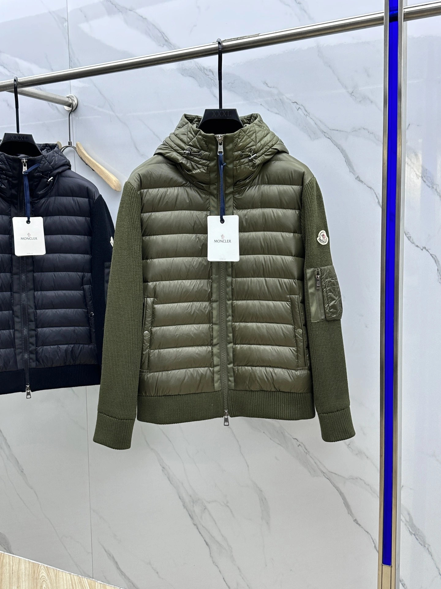 Moncler Down Jackets Comfortable 145640