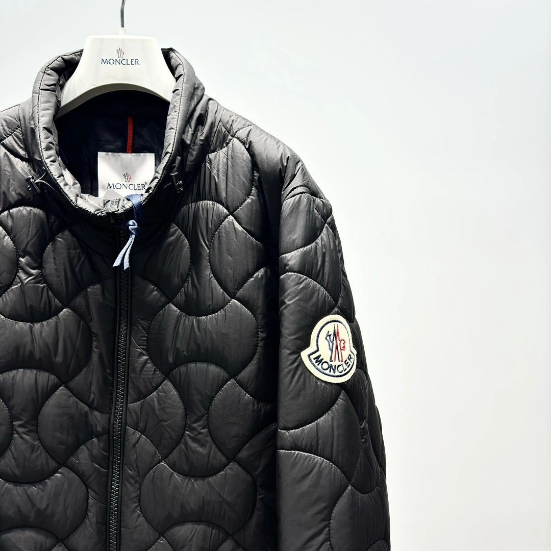Durable Moncler Down Jackets 145633