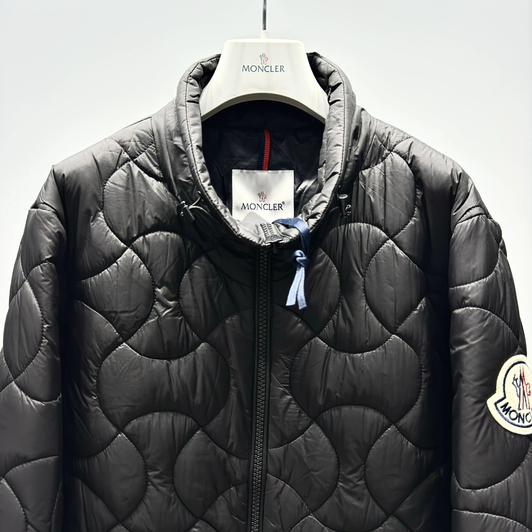 Durable Moncler Down Jackets 145633