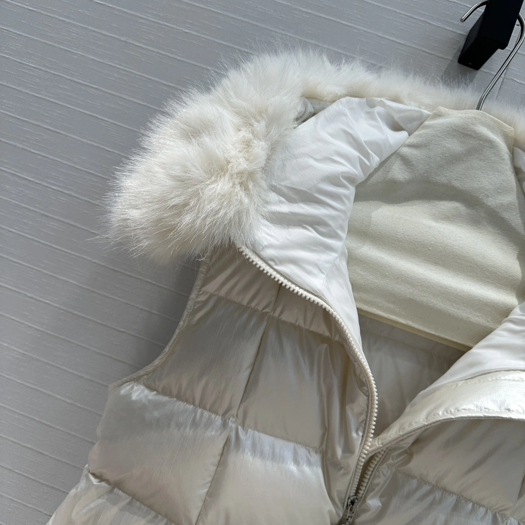 Moncler Down Jackets Attractive 145632