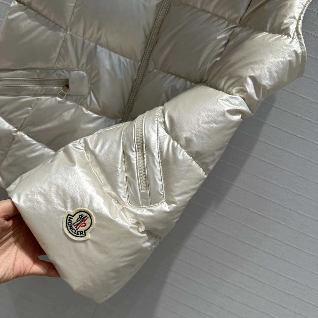 Moncler Down Jackets Attractive 145632