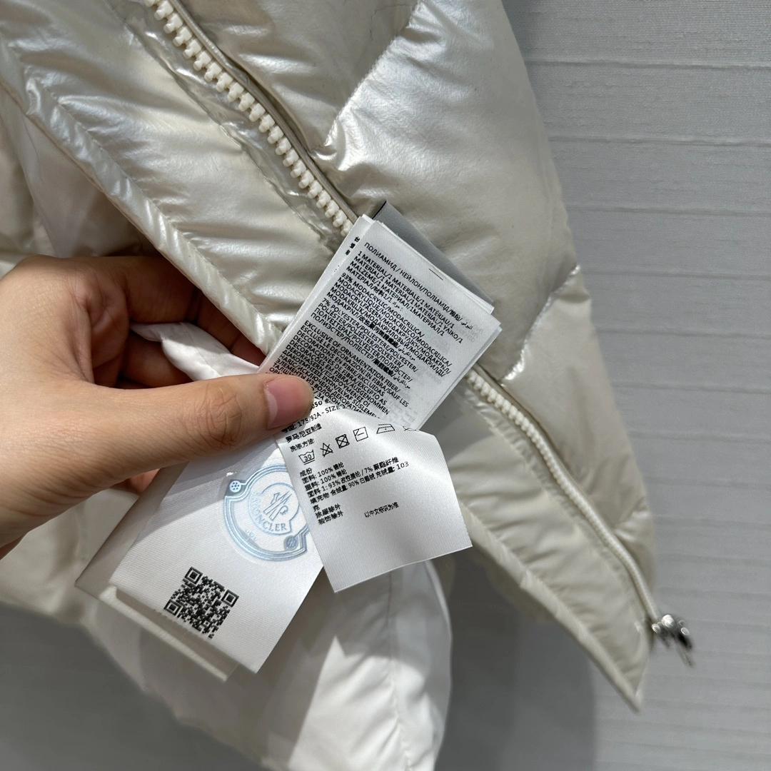 Moncler Down Jackets Attractive 145632