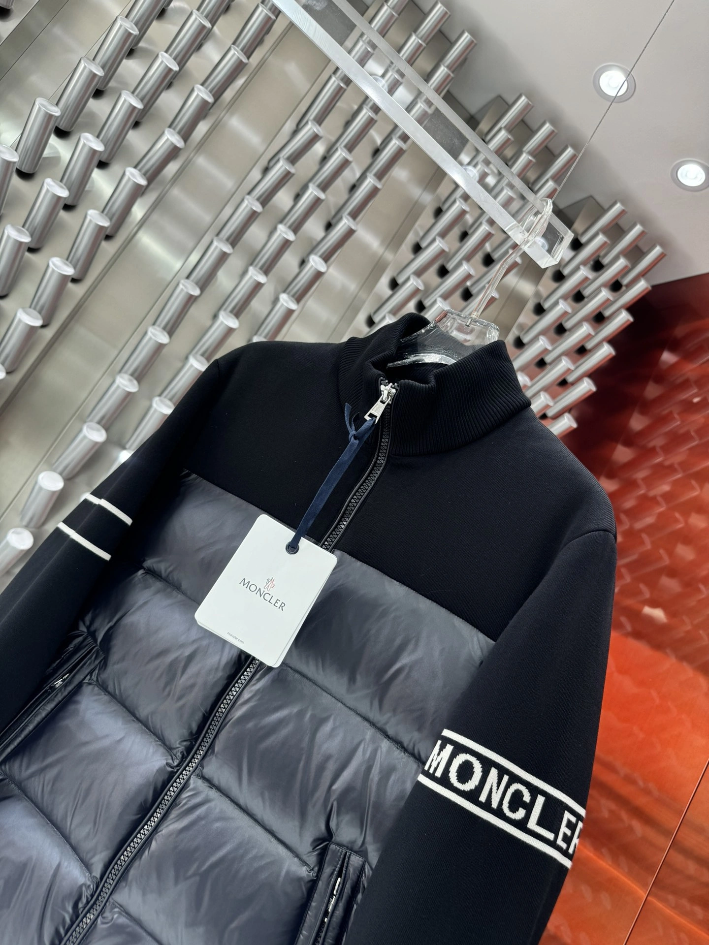Moncler Down Jackets Breathable 145629