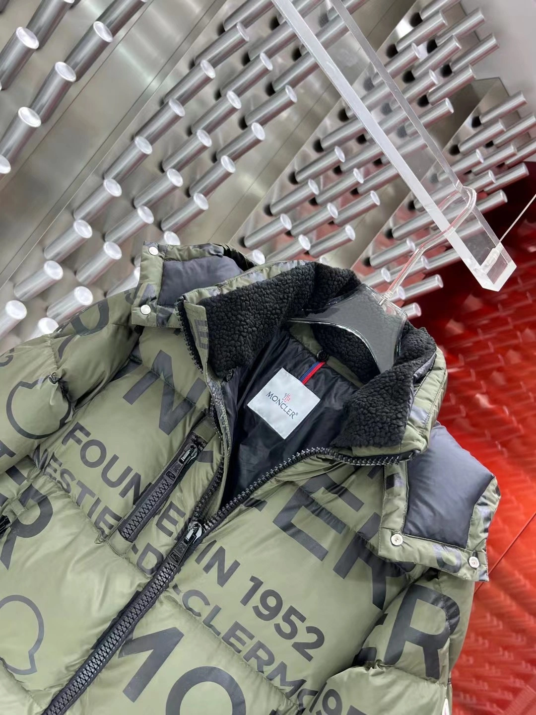 Moncler Down Jackets AllSeason 145616