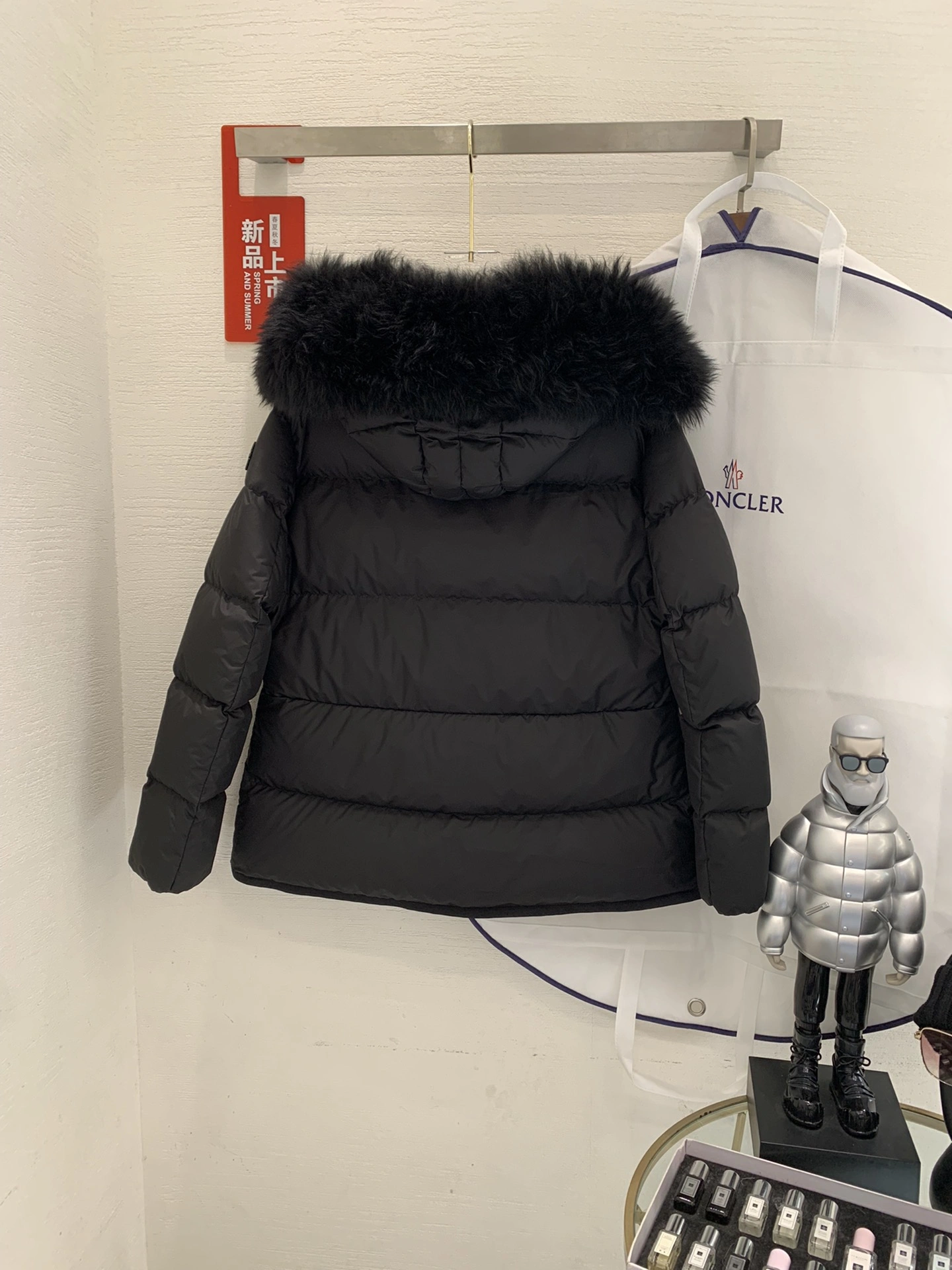 Moncler Down Jackets Chic 145617
