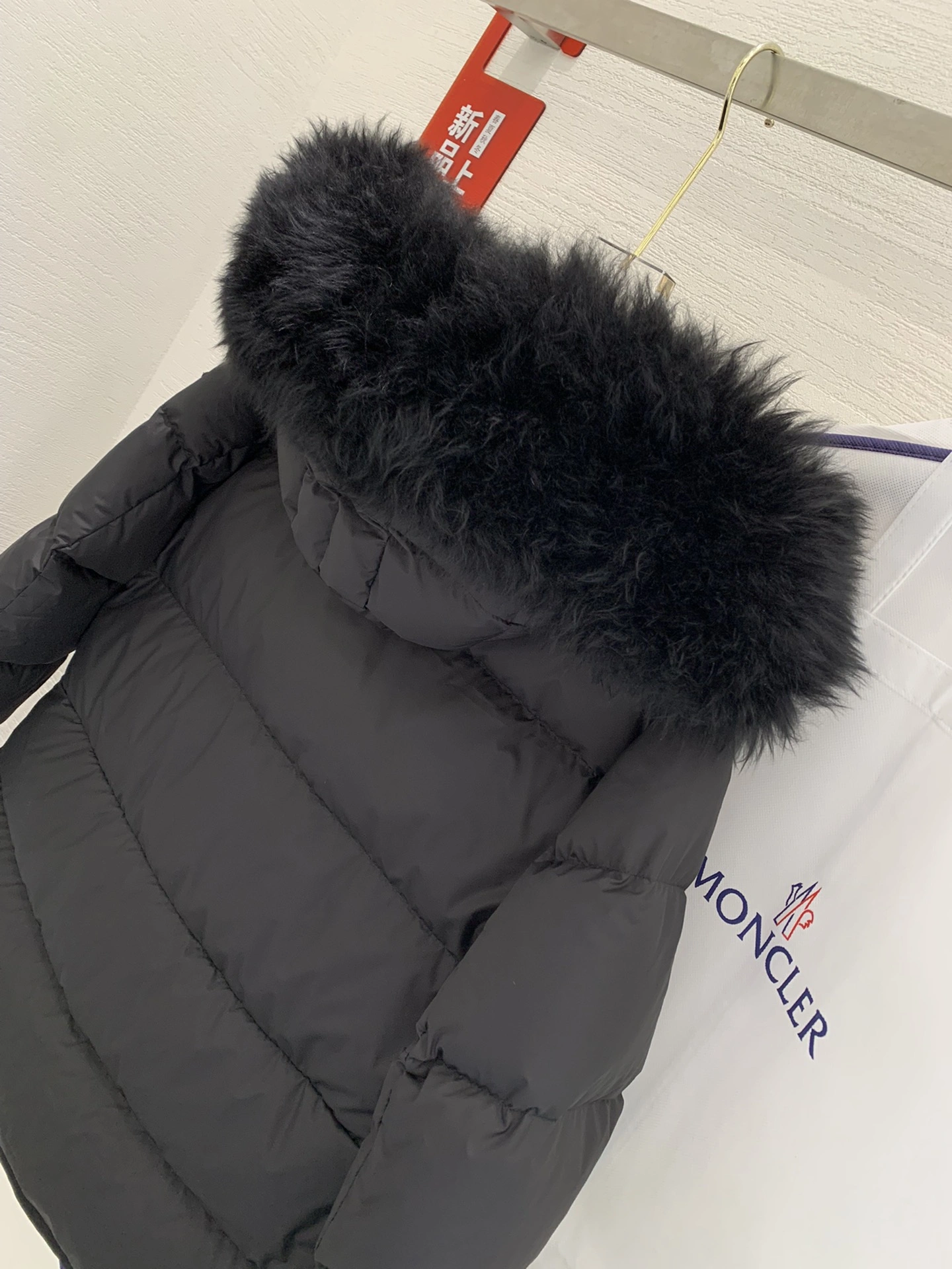 Moncler Down Jackets Chic 145617