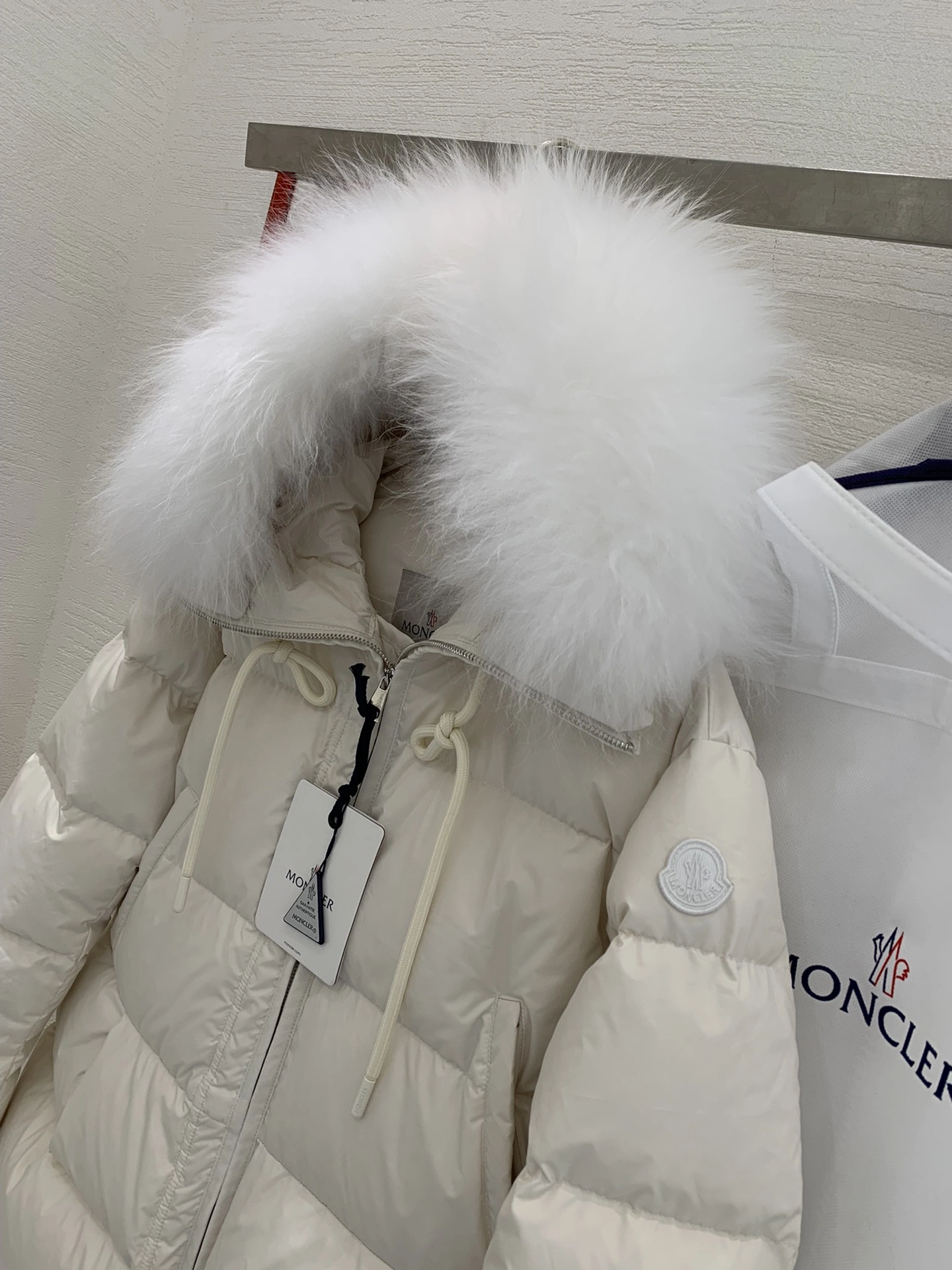 Bright Moncler Down Jackets 145618