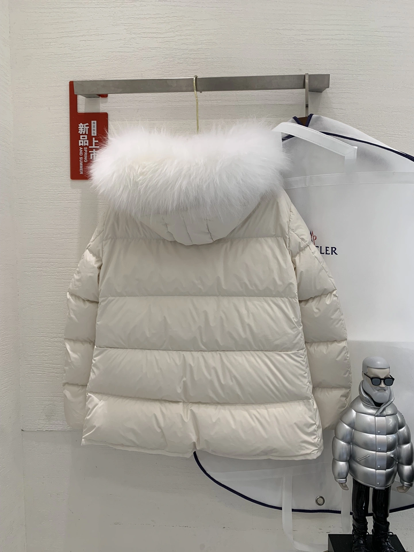 Bright Moncler Down Jackets 145618