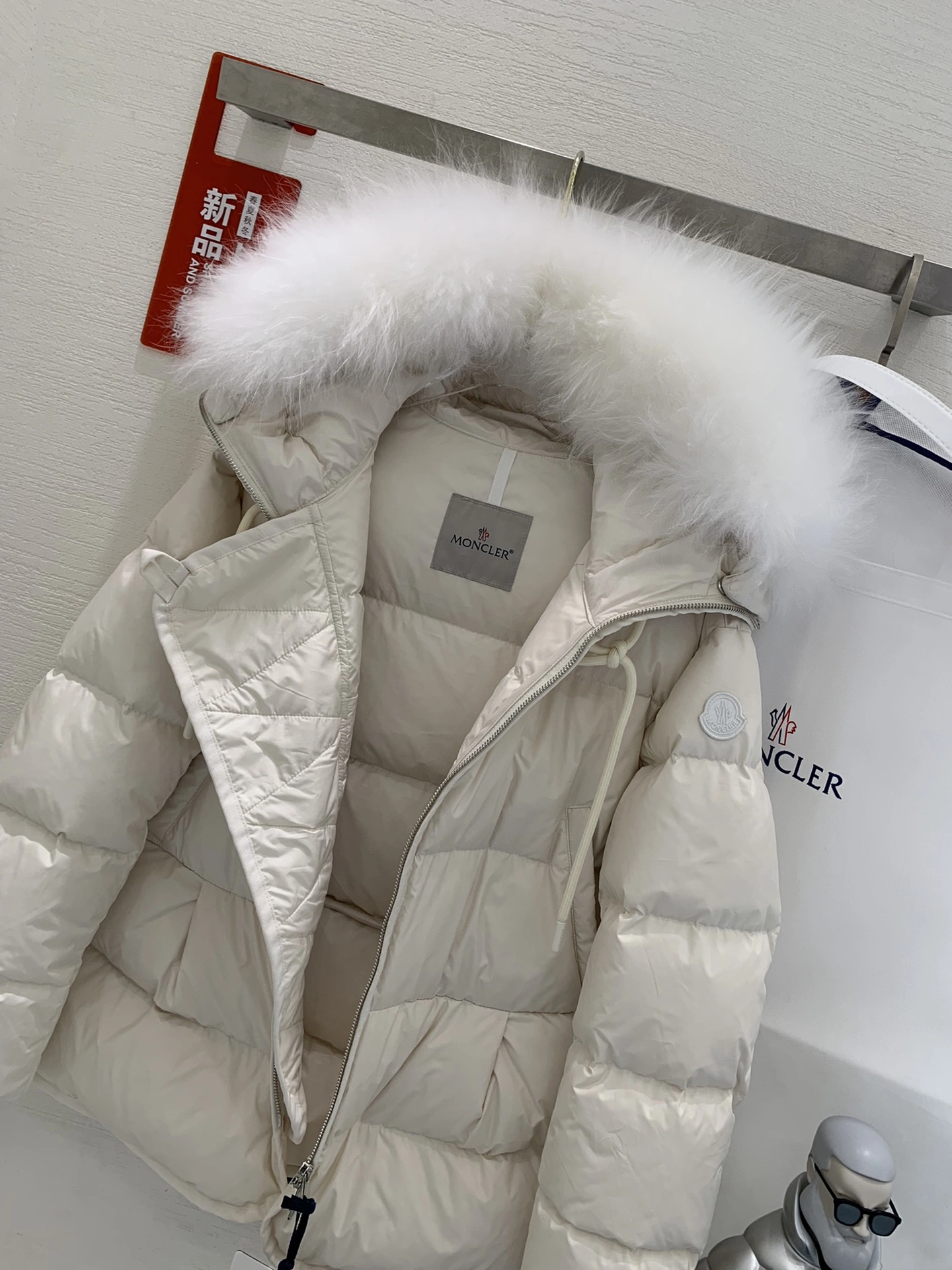 Bright Moncler Down Jackets 145618
