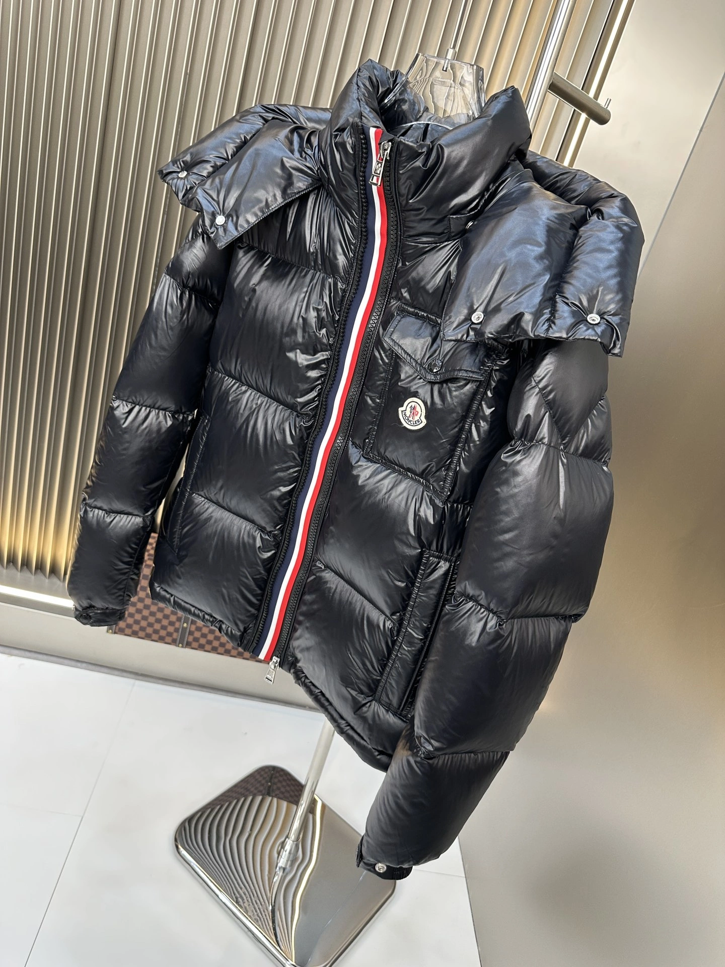 Moncler Down Jackets Contemporary 145605
