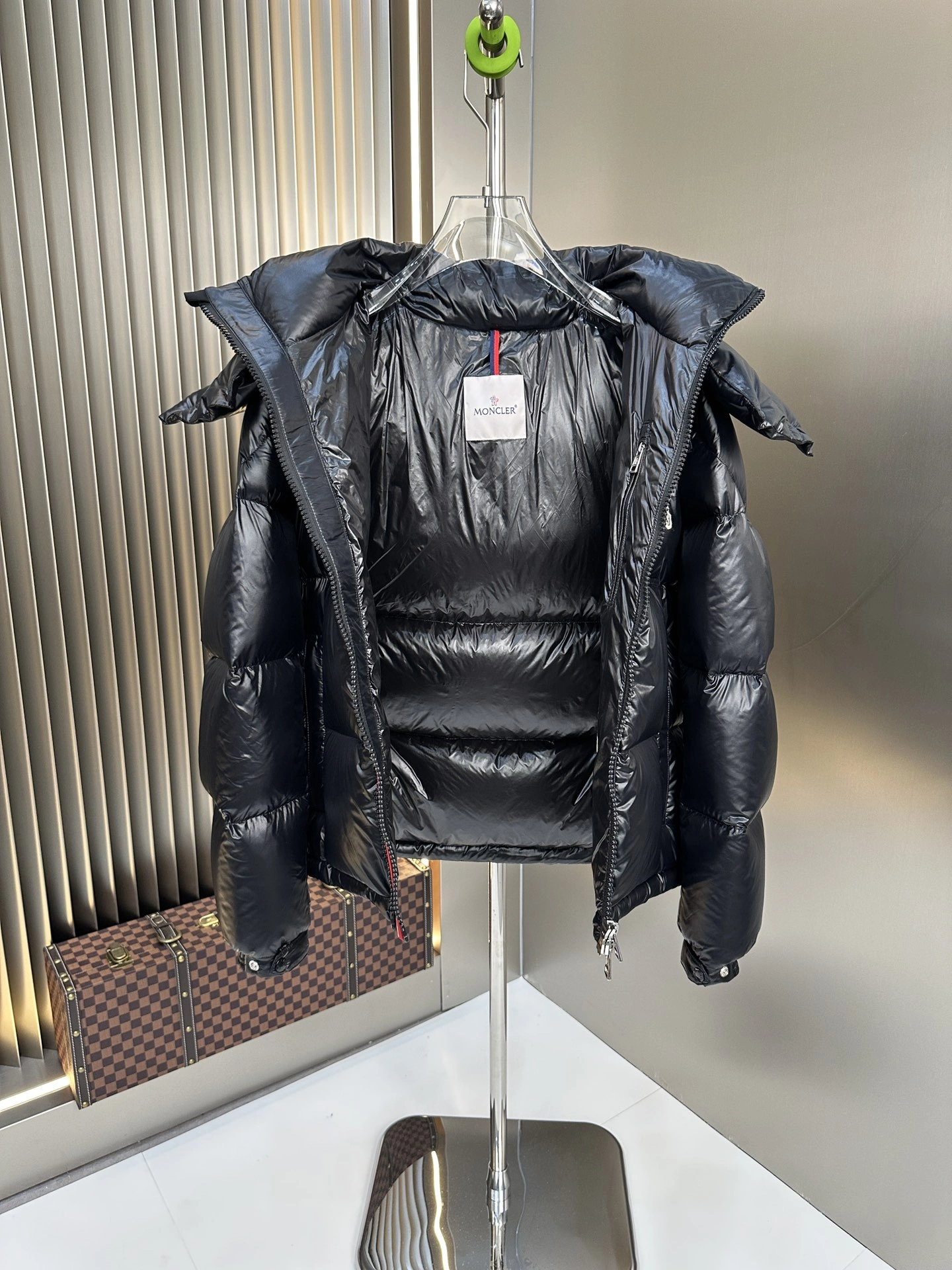 Moncler Down Jackets Contemporary 145605
