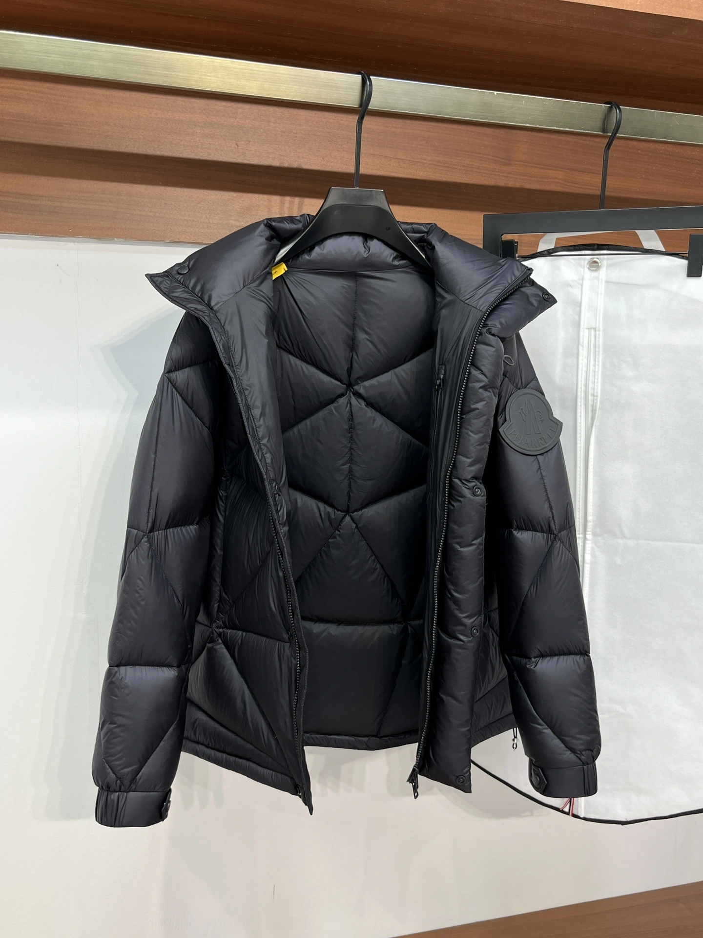 Moncler Down Jackets Stretchable 145604