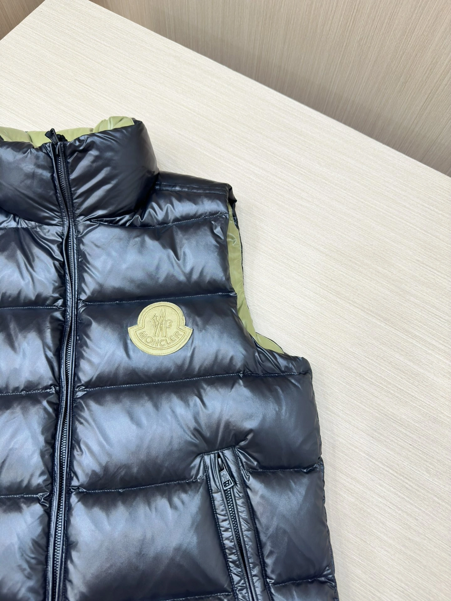 UrbanChic Moncler Down Jackets 145602