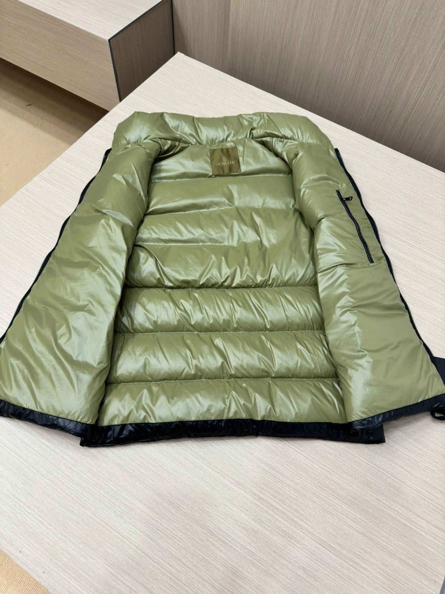 UrbanChic Moncler Down Jackets 145602