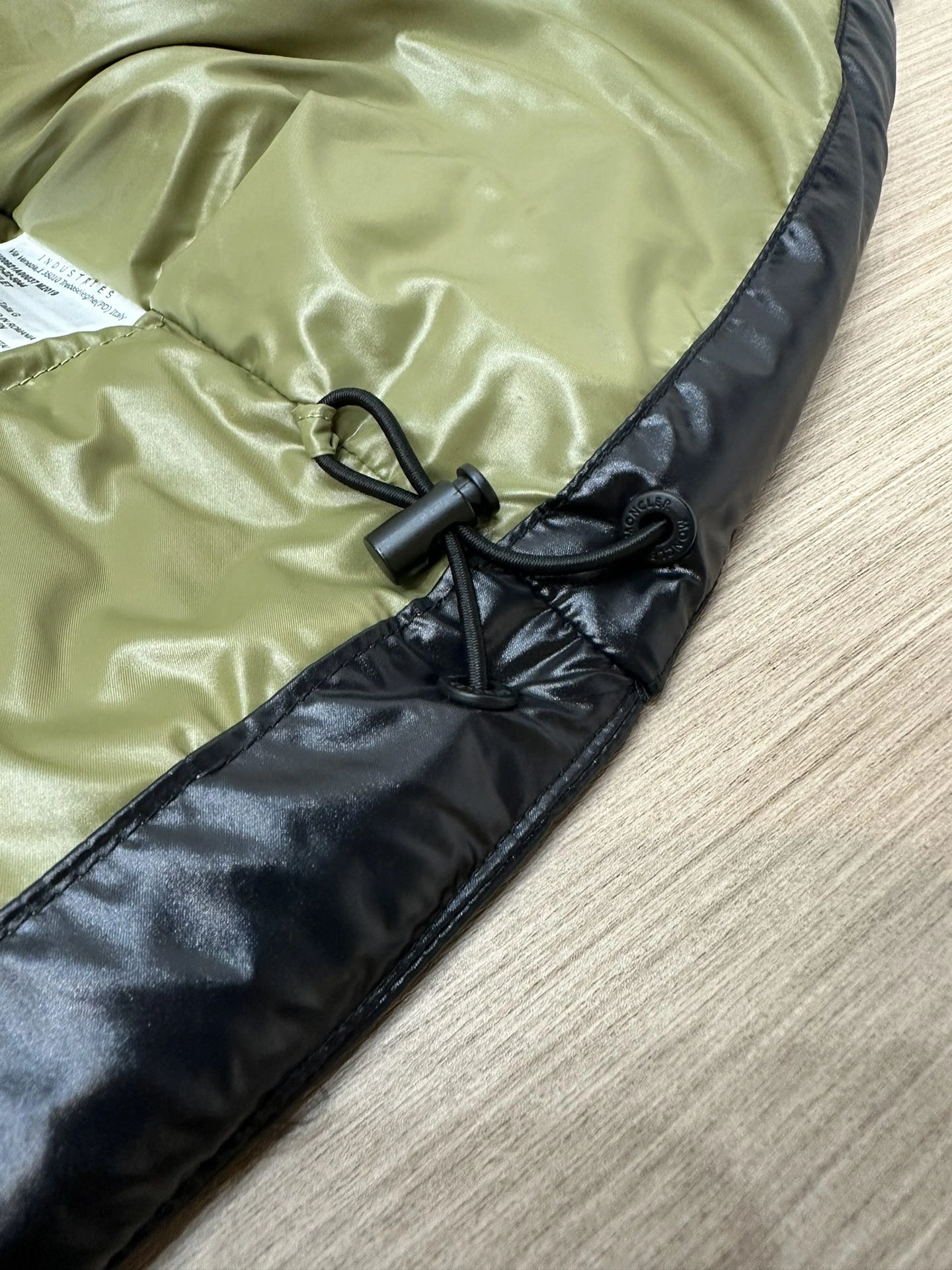 UrbanChic Moncler Down Jackets 145602