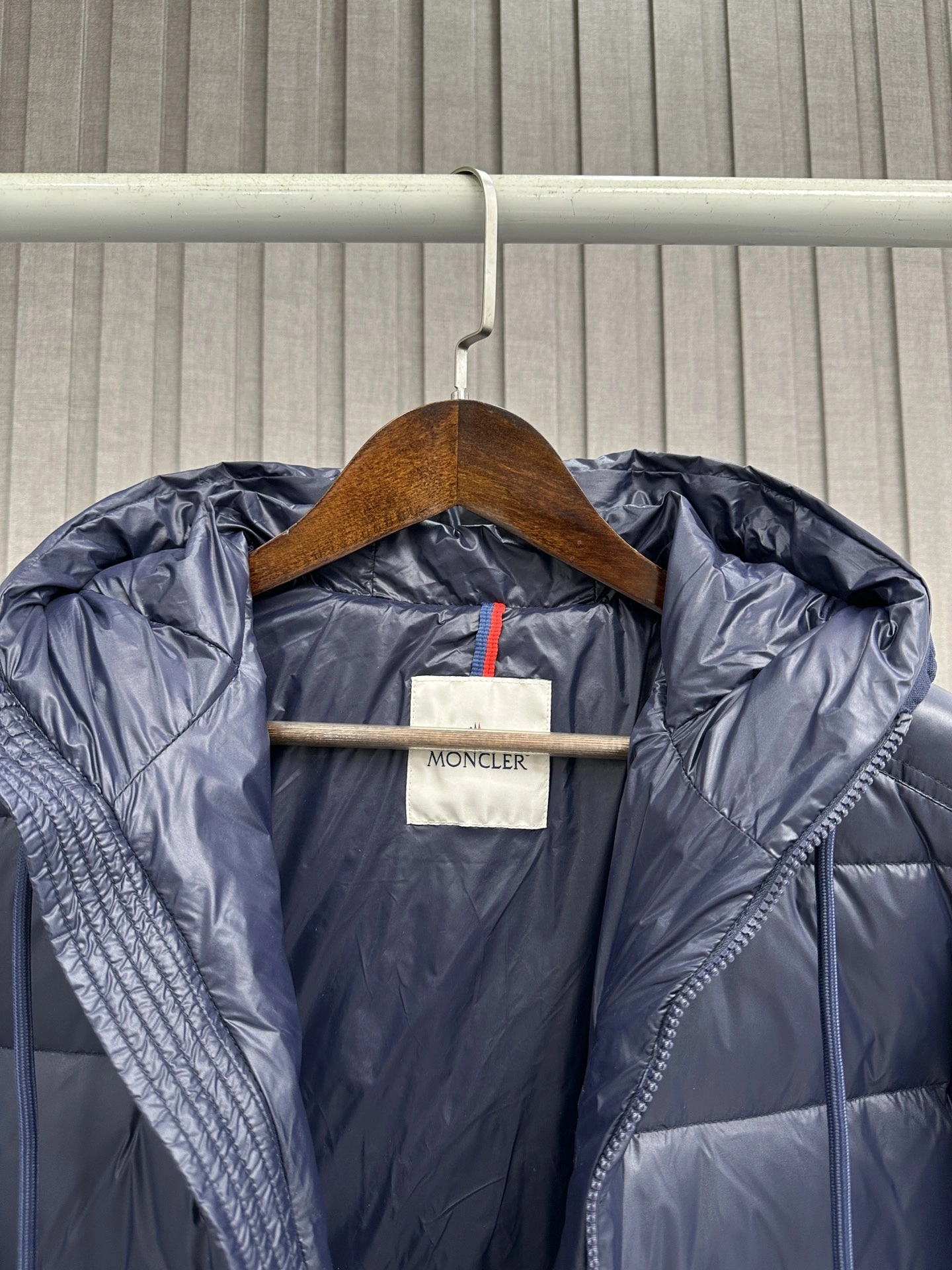 Moncler Down Jackets SmoothTexture 145597