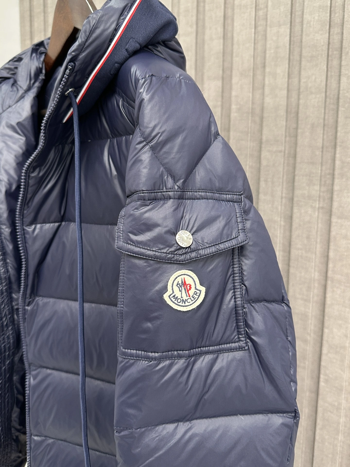 Moncler Down Jackets SmoothTexture 145597